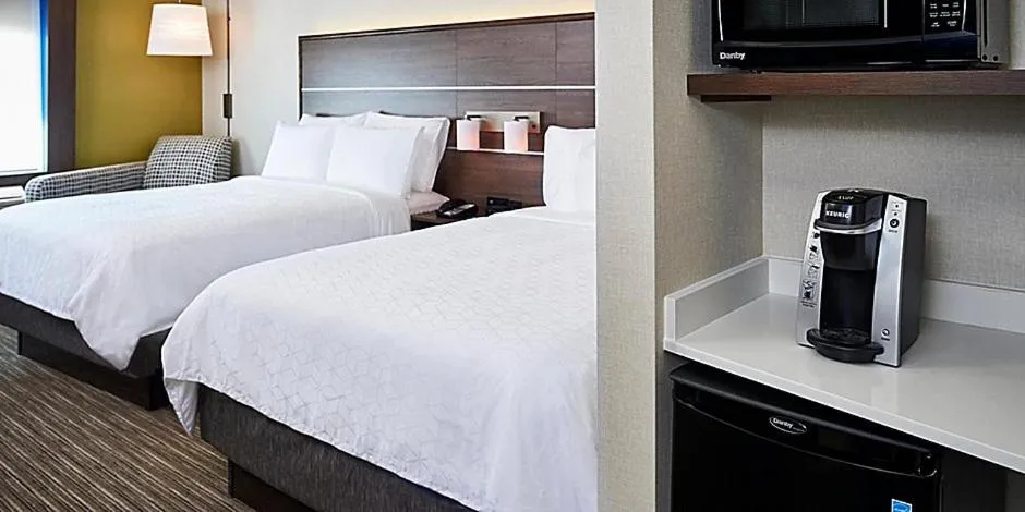Standard Queen Room with Two Queen Beds - Communications Accessible in Holiday Inn Express - Canton by IHG