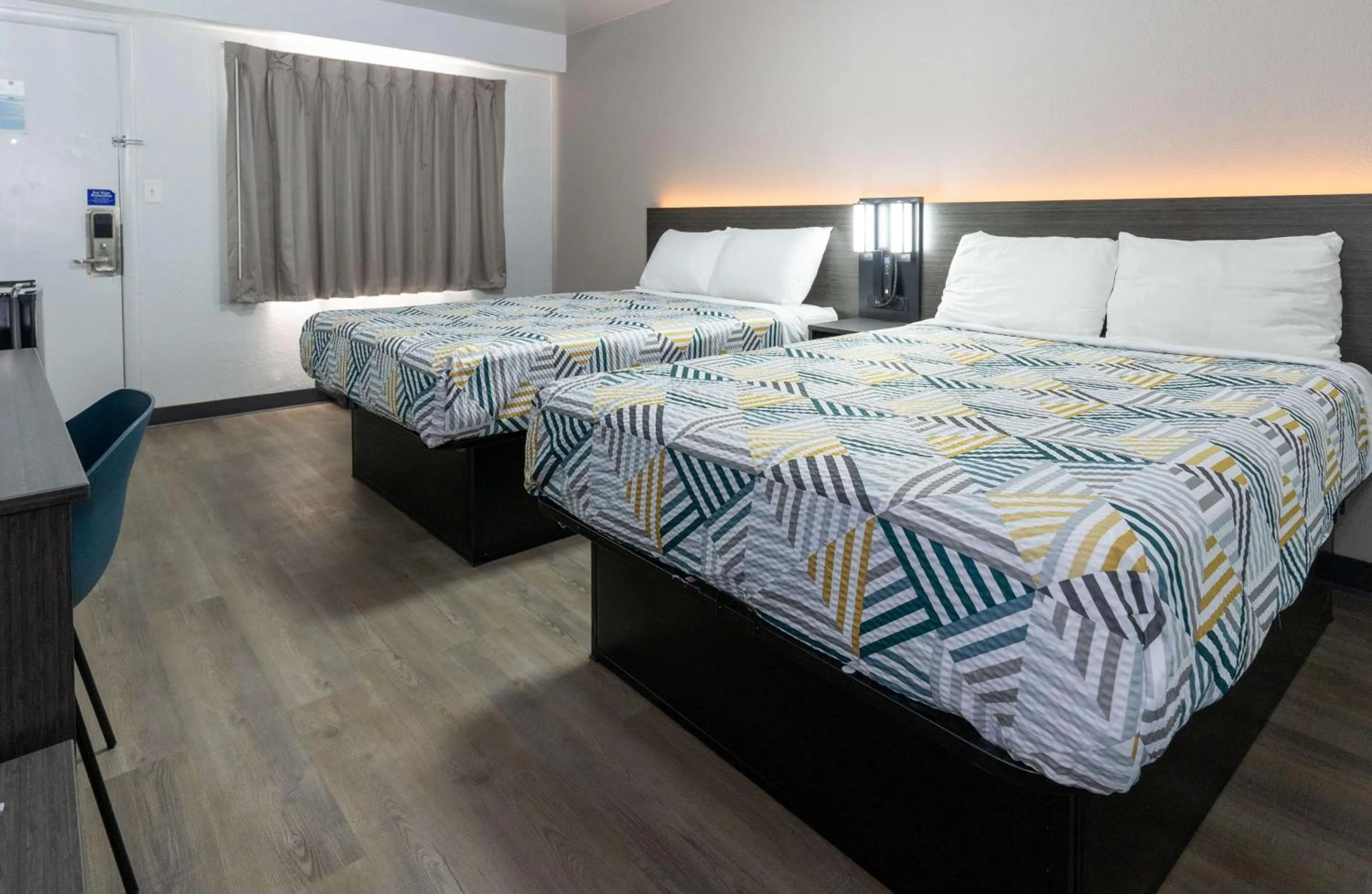 Deluxe Quadruple Room - Non-Smoking in Motel 6-Cincinnati, OH