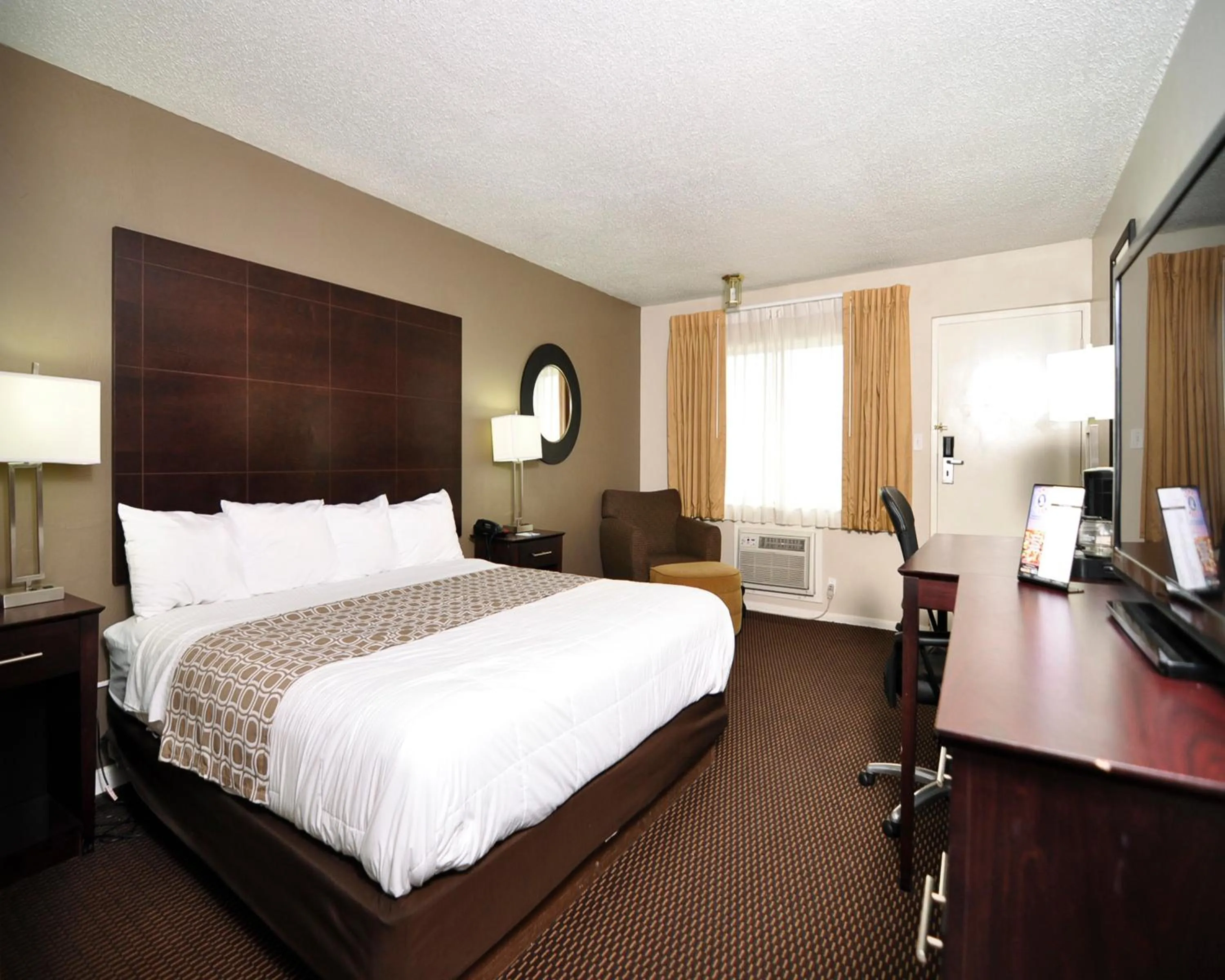 King Room- Non-Smoking in Baymont by Wyndham Sandusky