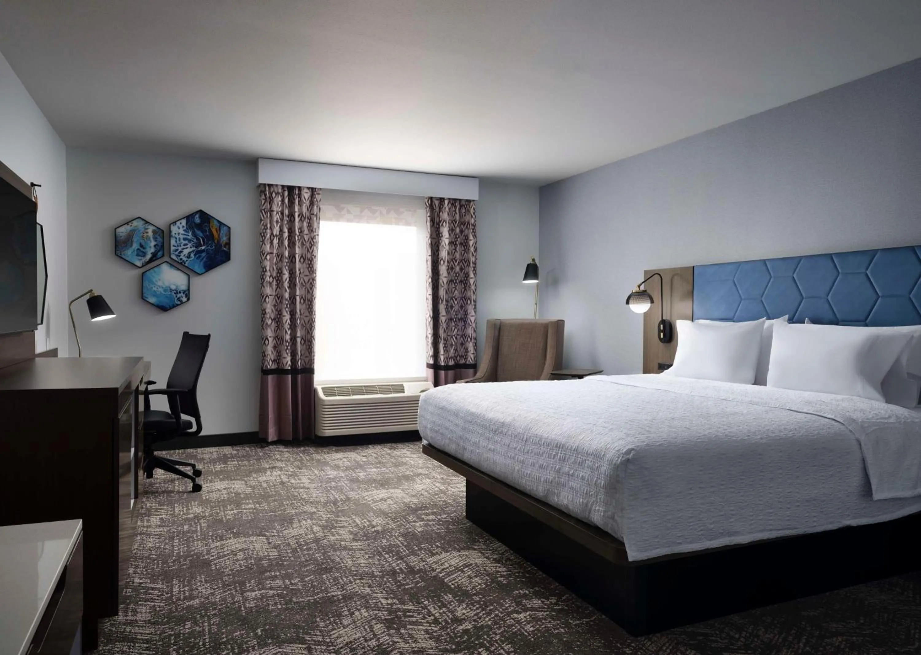 King Room with King Bed - Non-Smoking in Hampton Inn & Suites Dallas-DFW Airport Hurst