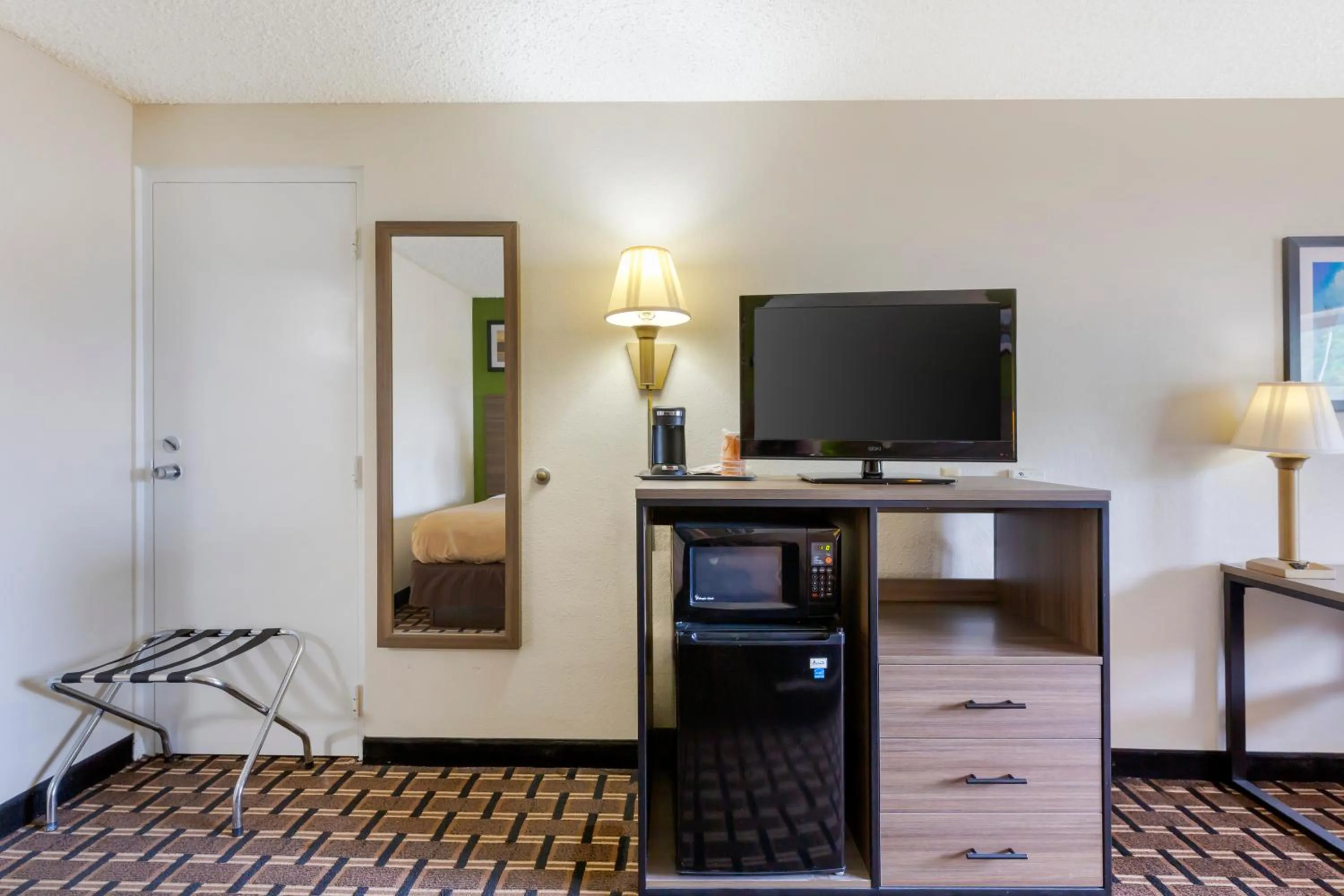 Double Room with Two Double Beds - Non-Smoking in Rodeway Inn Huron