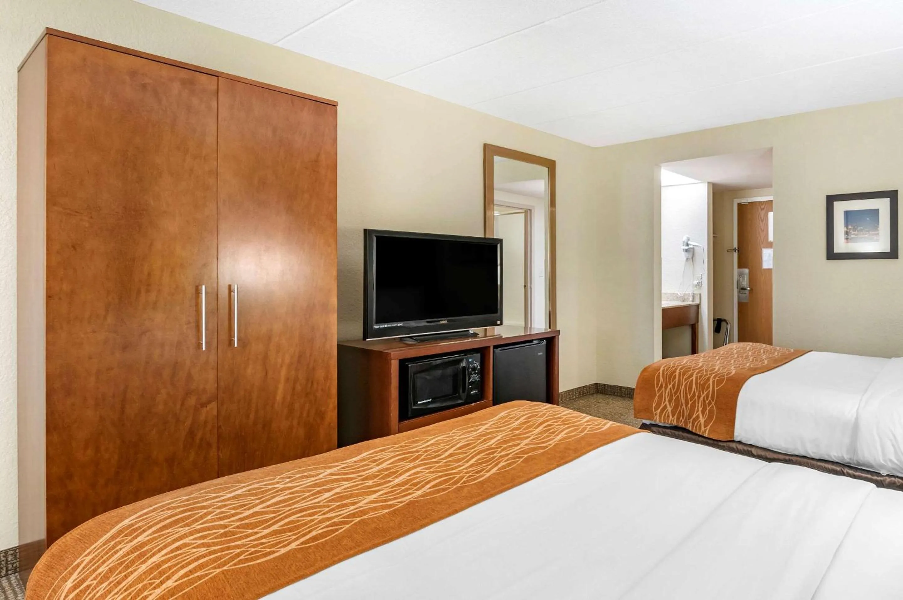 King Room - Non-Smoking in Comfort Inn Cincinnati Northeast