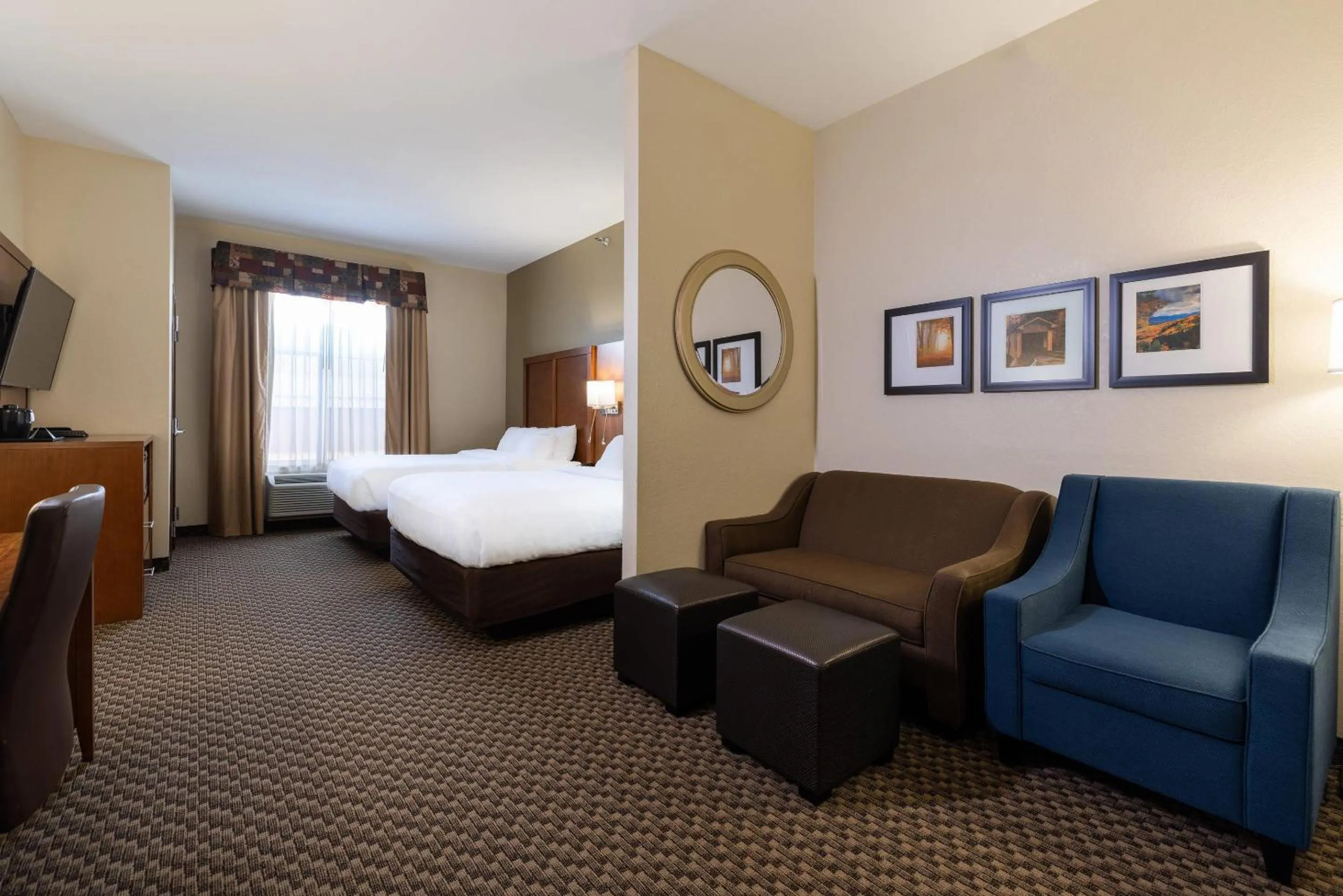 Queen Suite - Non-Smoking in Comfort Suites Troy-I75
