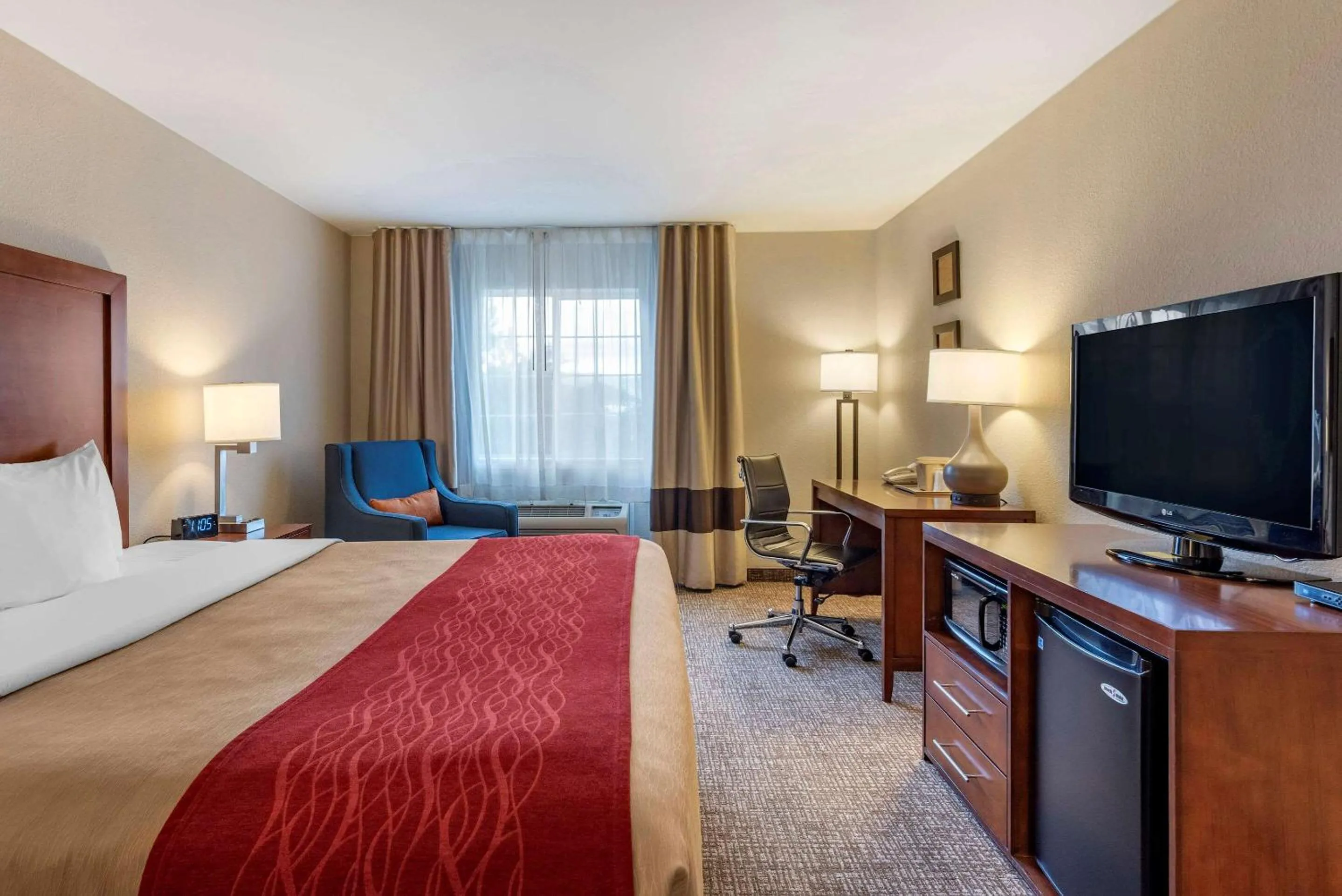 King Room - Non-Smoking in Comfort Inn & Suites Klamath Falls