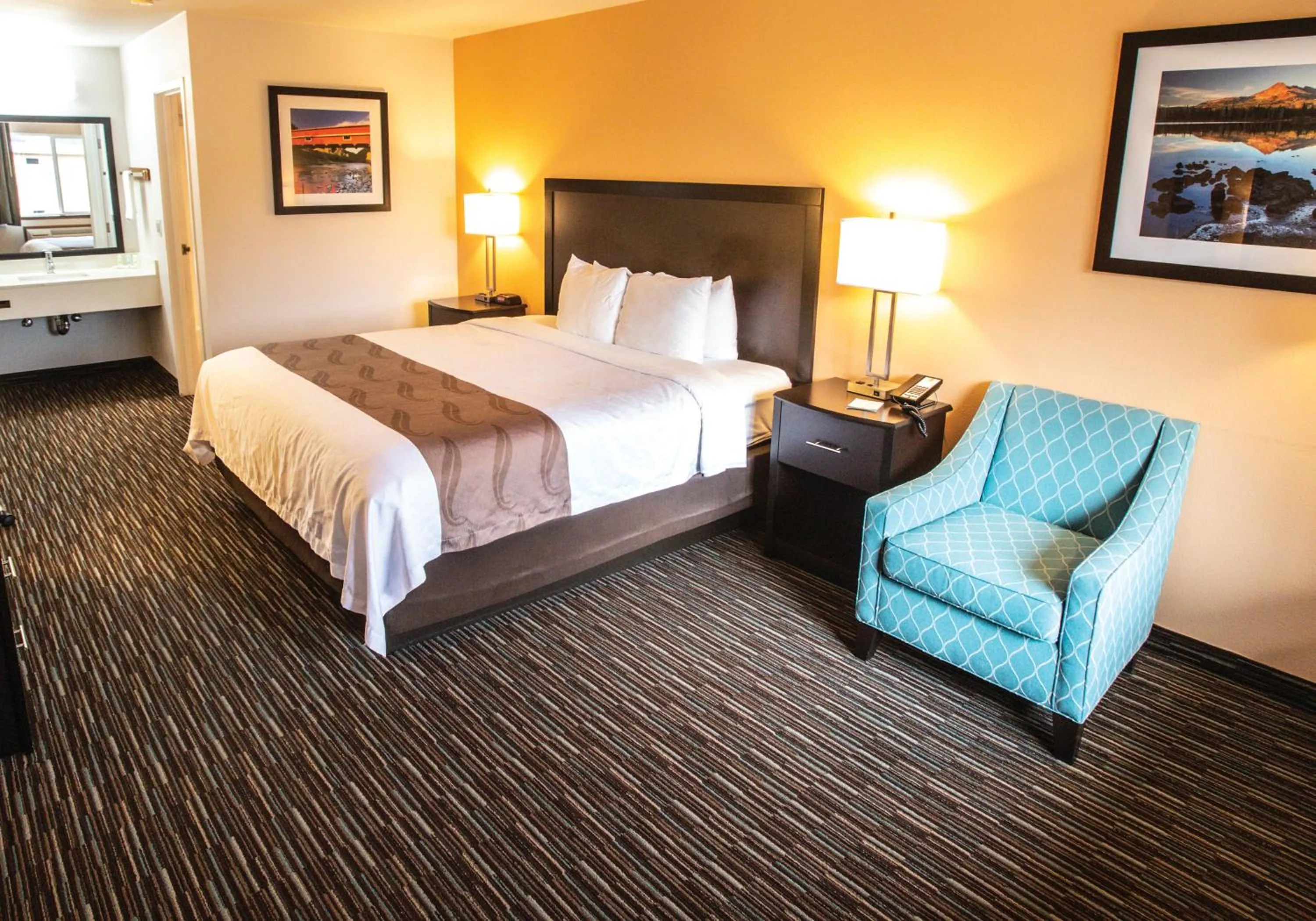 King Room (Cottage) in Cottage Grove Inn