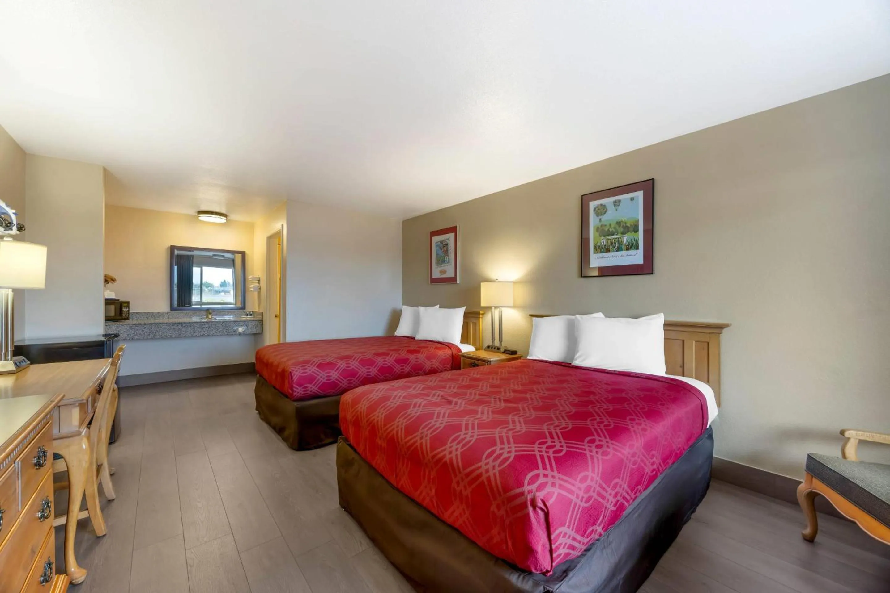 Double Room with Two Double Beds - Non-Smoking in Rodeway Inn Albany