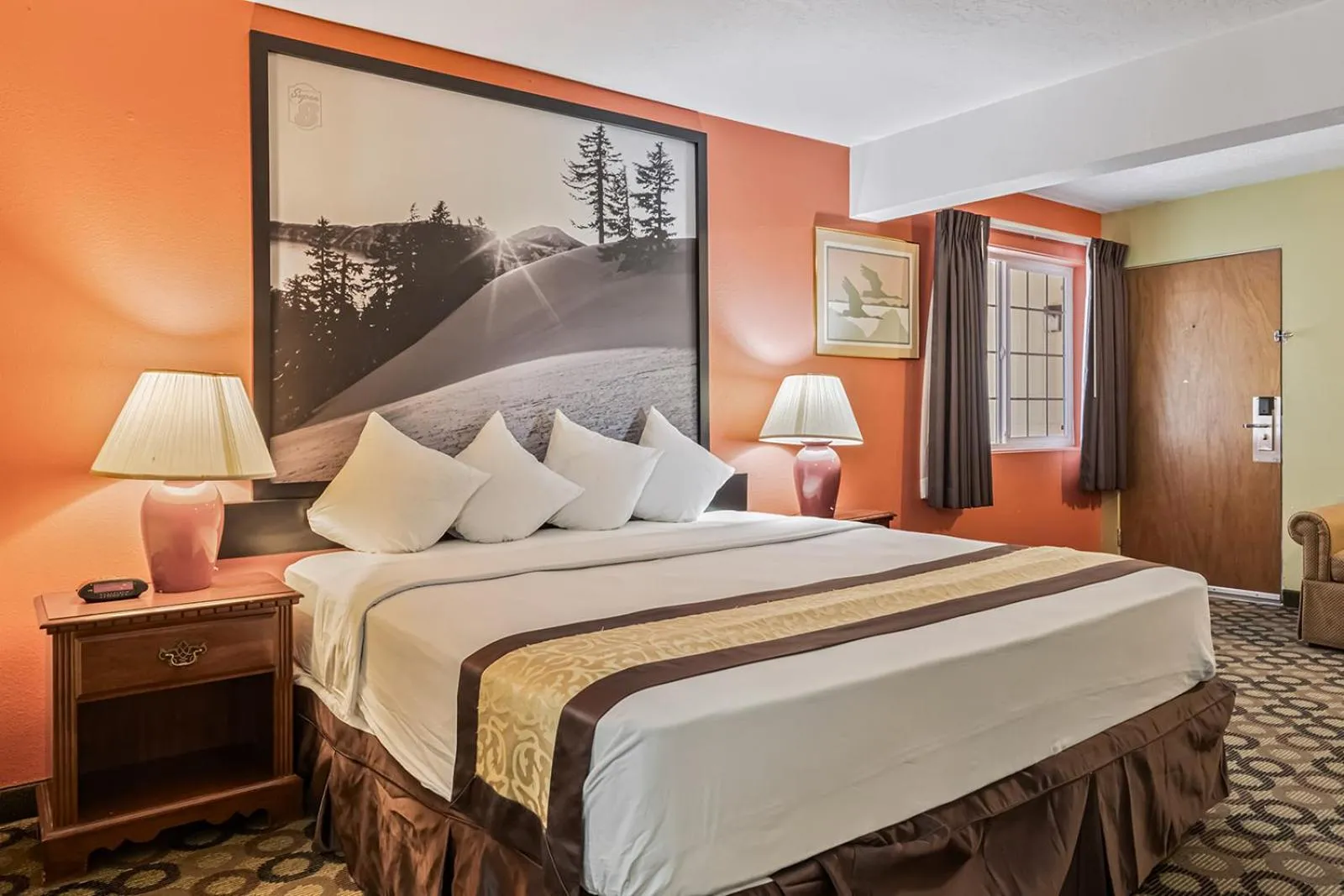 King Room - Non-Smoking in Super 8 by Wyndham Ontario