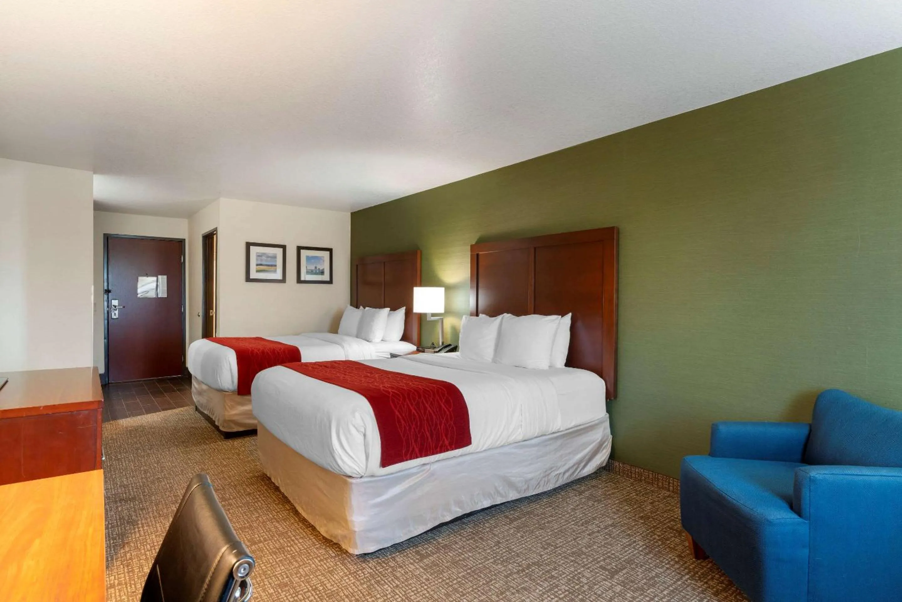 Queen Room with Two Queen Beds - Non-Smoking in Comfort Inn & Suites Salem Northeast