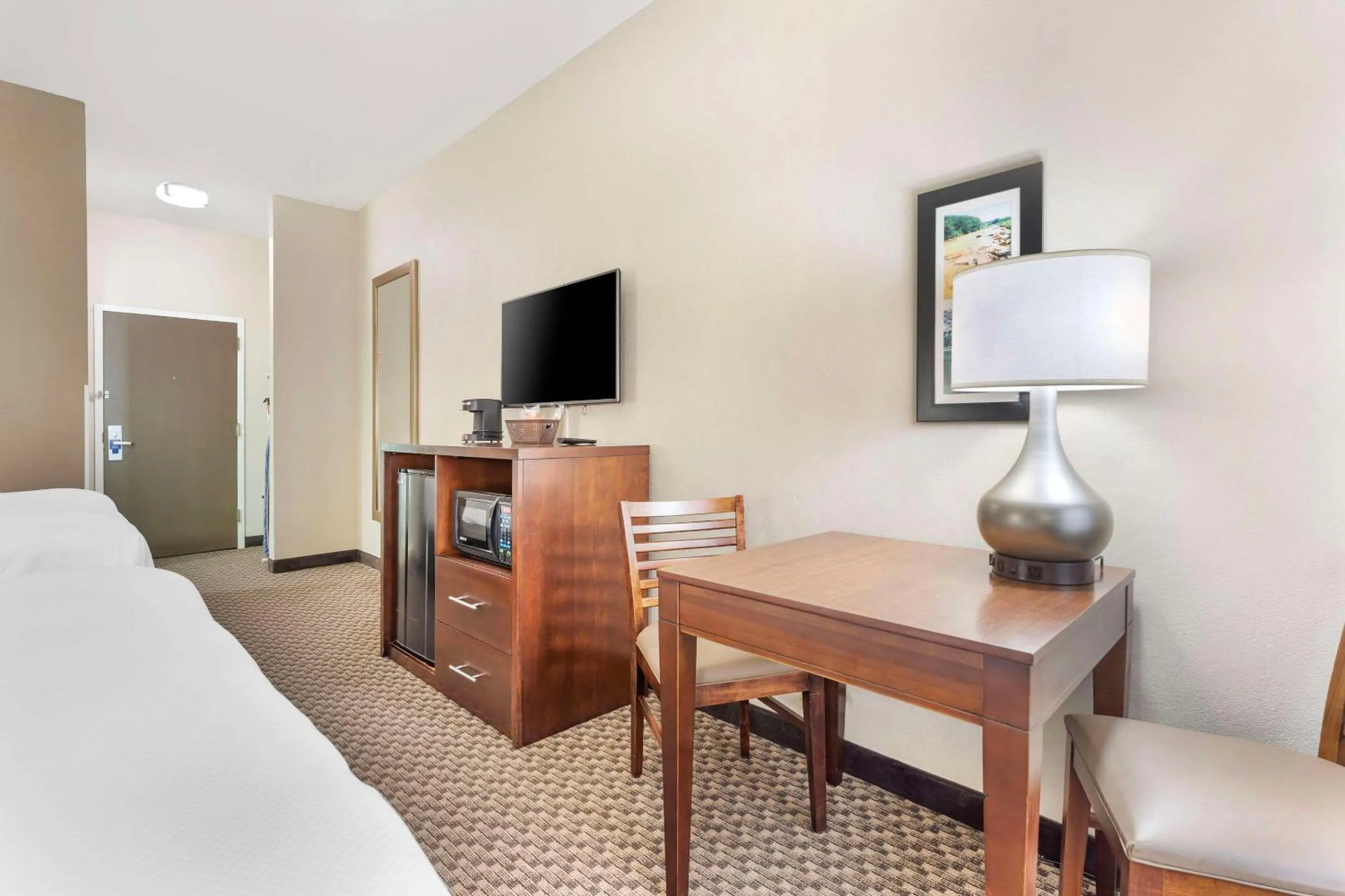 Queen Room with Two Queen Beds and Bathtub - Non-Smoking in Comfort Inn & Suites