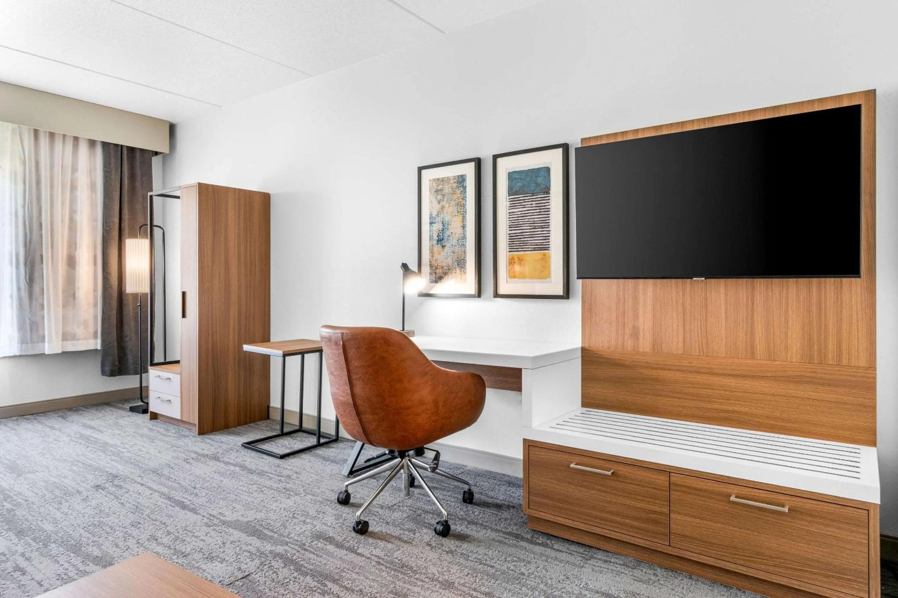 King Suite - Non-Smoking in Comfort Inn & Suites York North