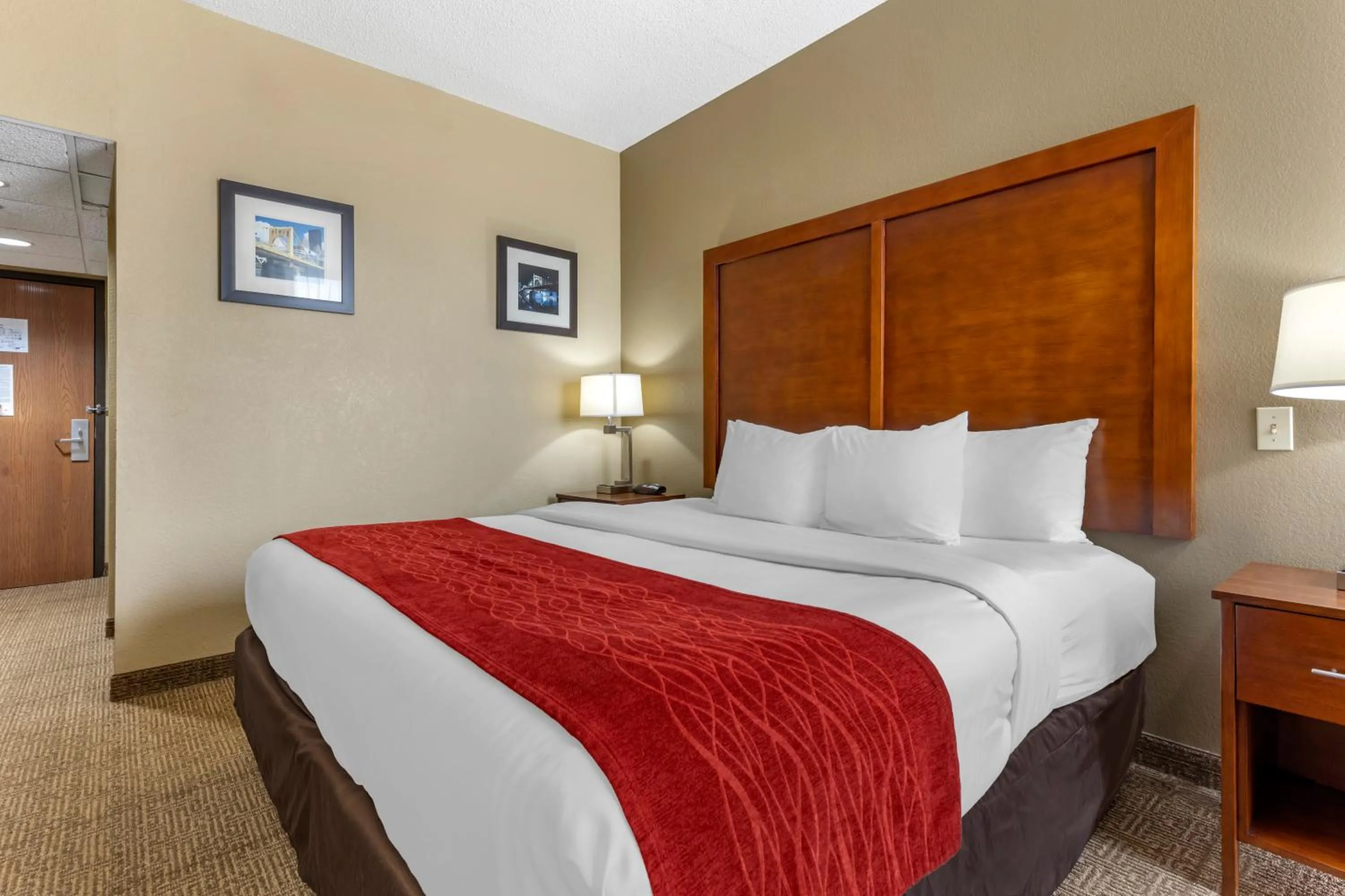King Room - Accessible/Non-Smoking in Comfort Inn Cranberry Twp
