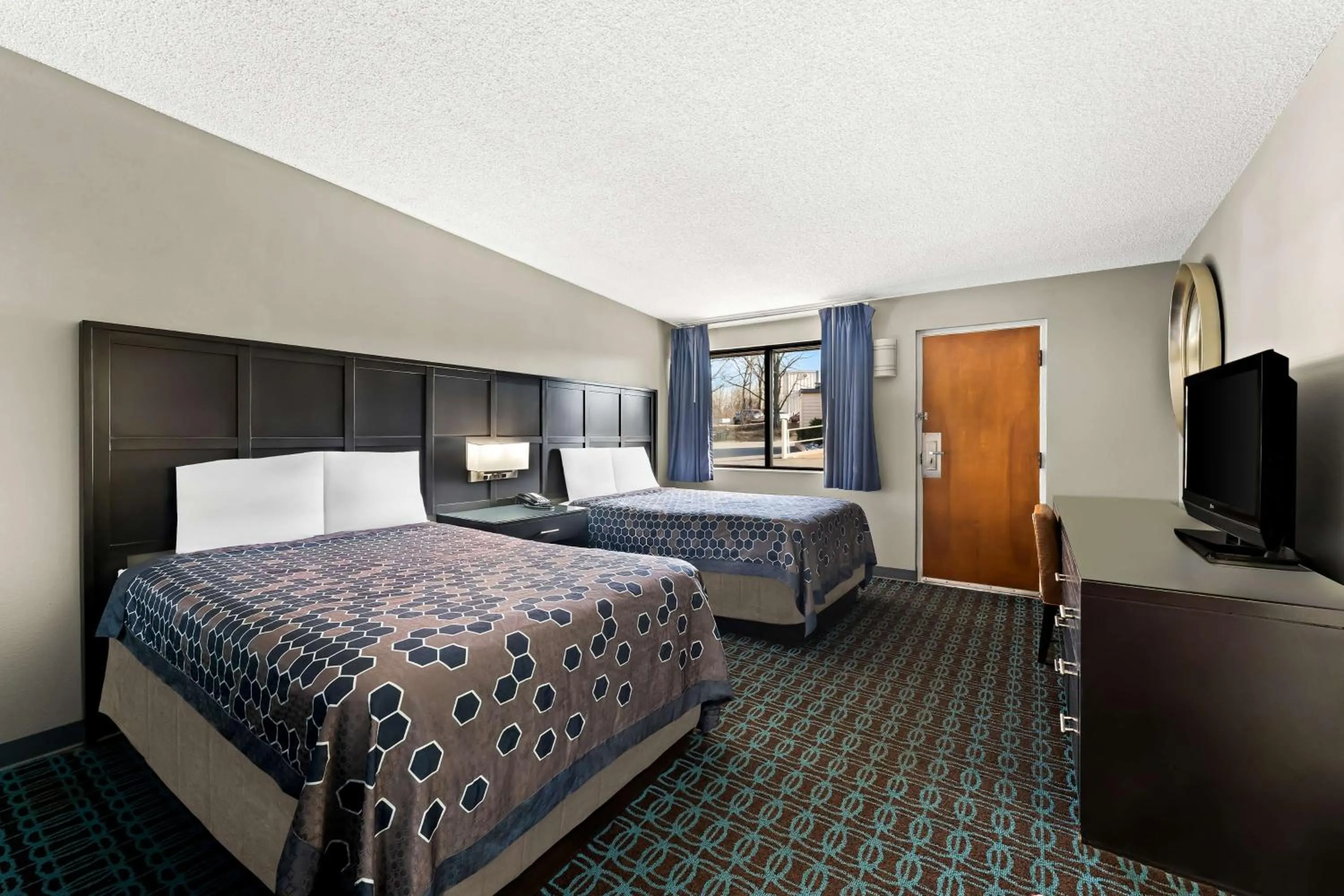 Double Room with Two Double Beds- Smoking  in Knights Inn Montgomeryville