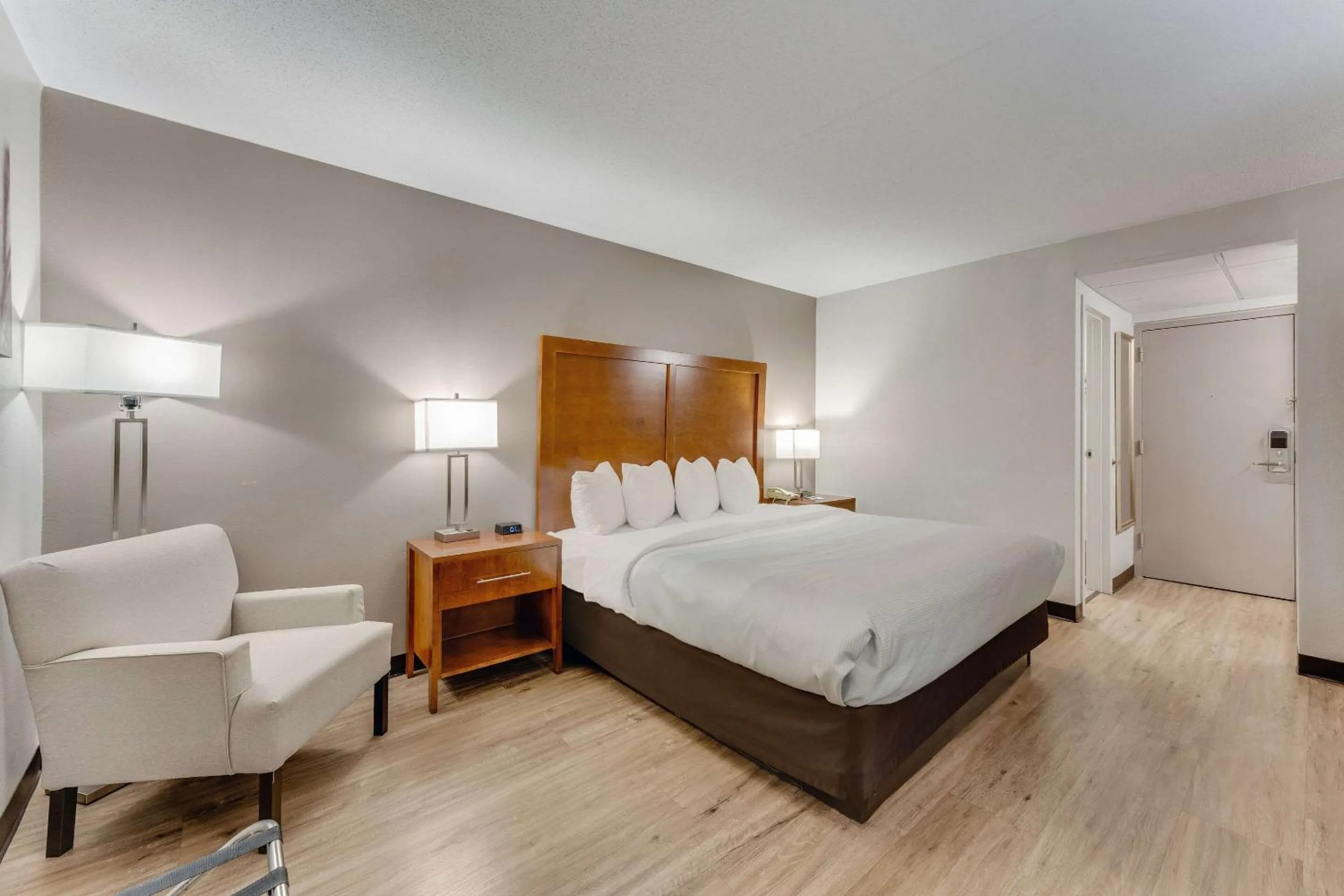 King Room - Disability Access/Non Smoking  in Quality Inn Easton