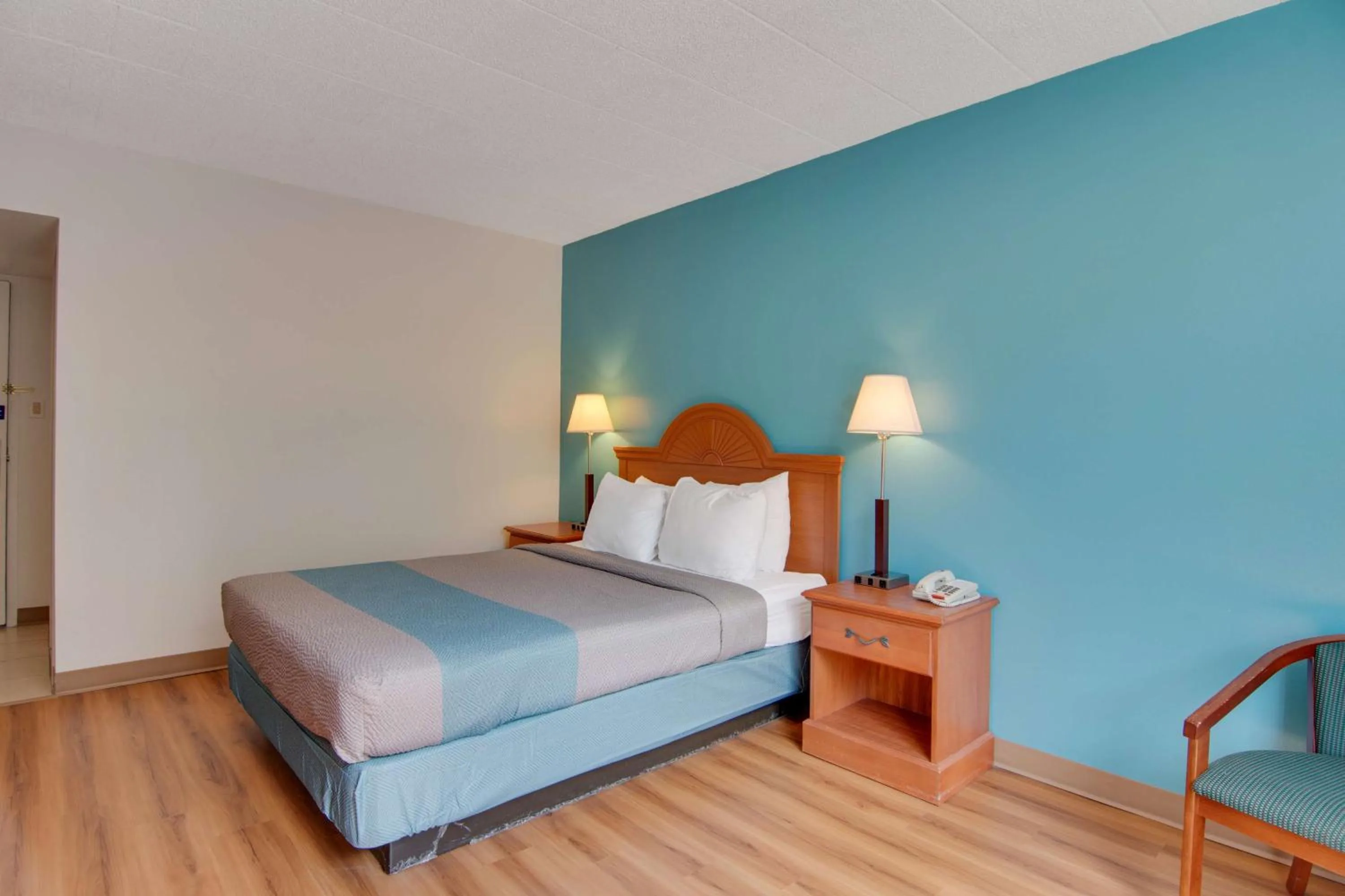 King Room - Non-Smoking in Motel 6-Clarion, PA