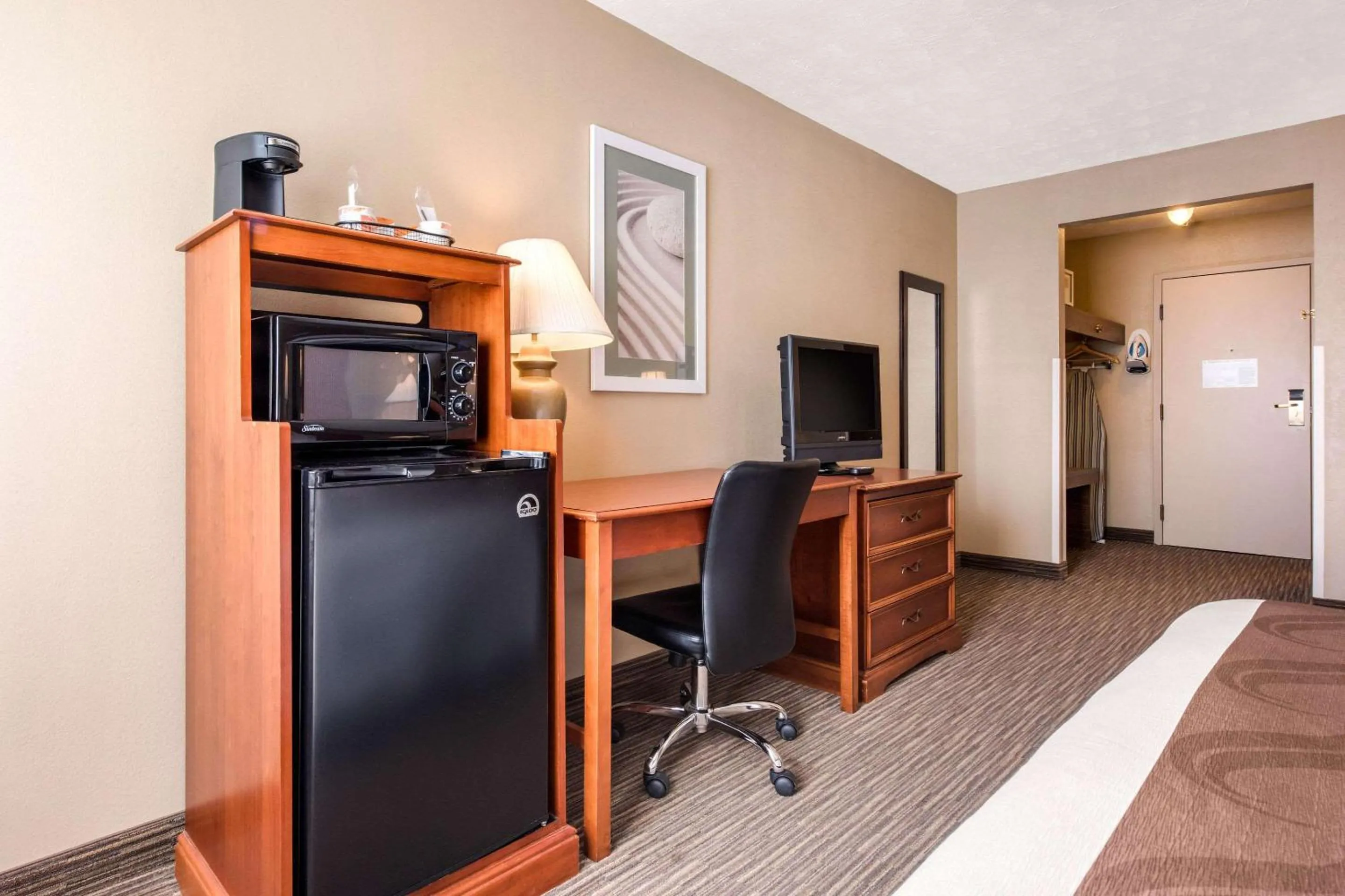 King Room - Accessible/Non Smoking in Quality Inn & Suites New Castle
