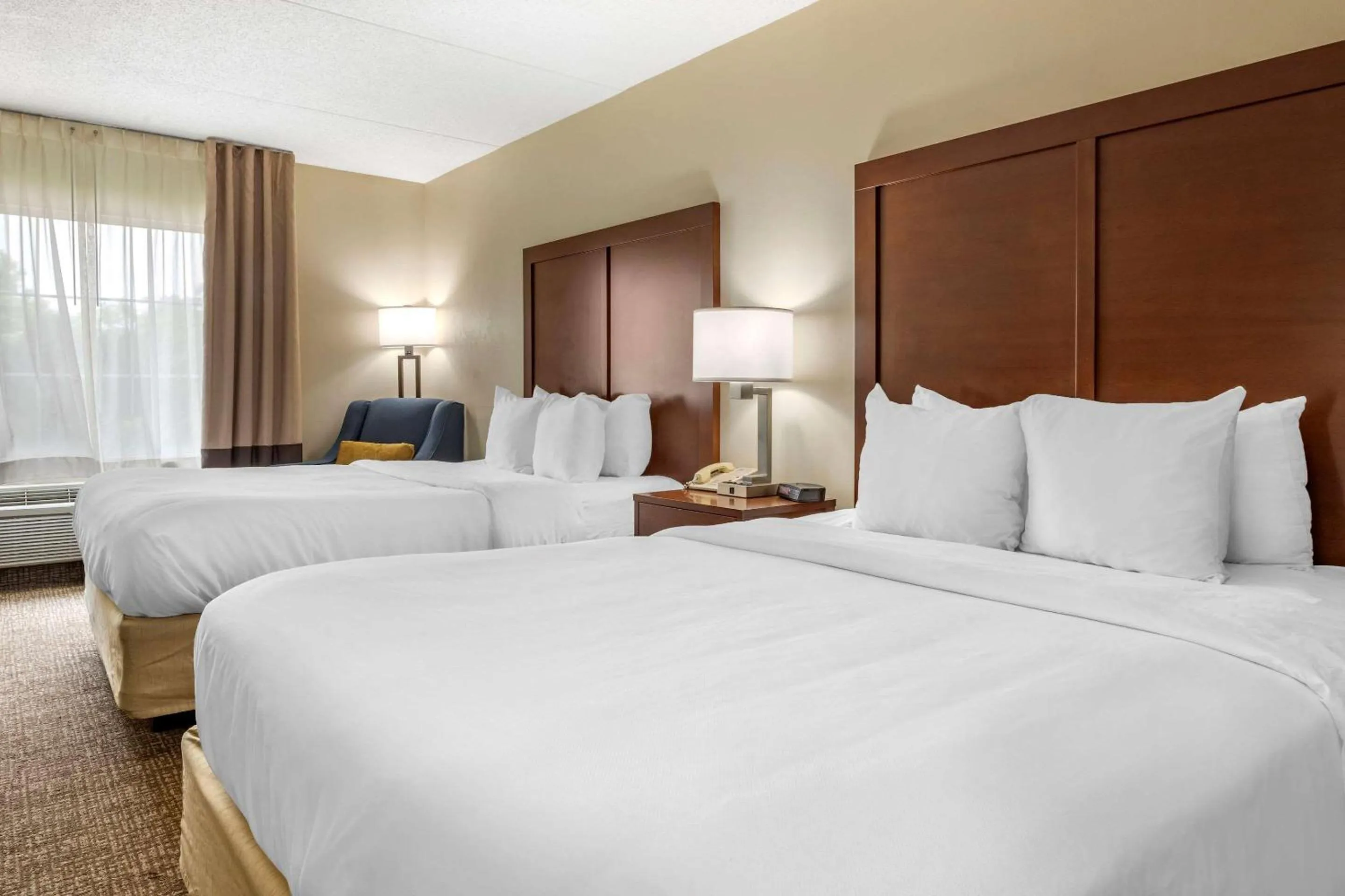 Queen Room with Two Queen Beds - Non-Smoking in Comfort Inn Meadowlands