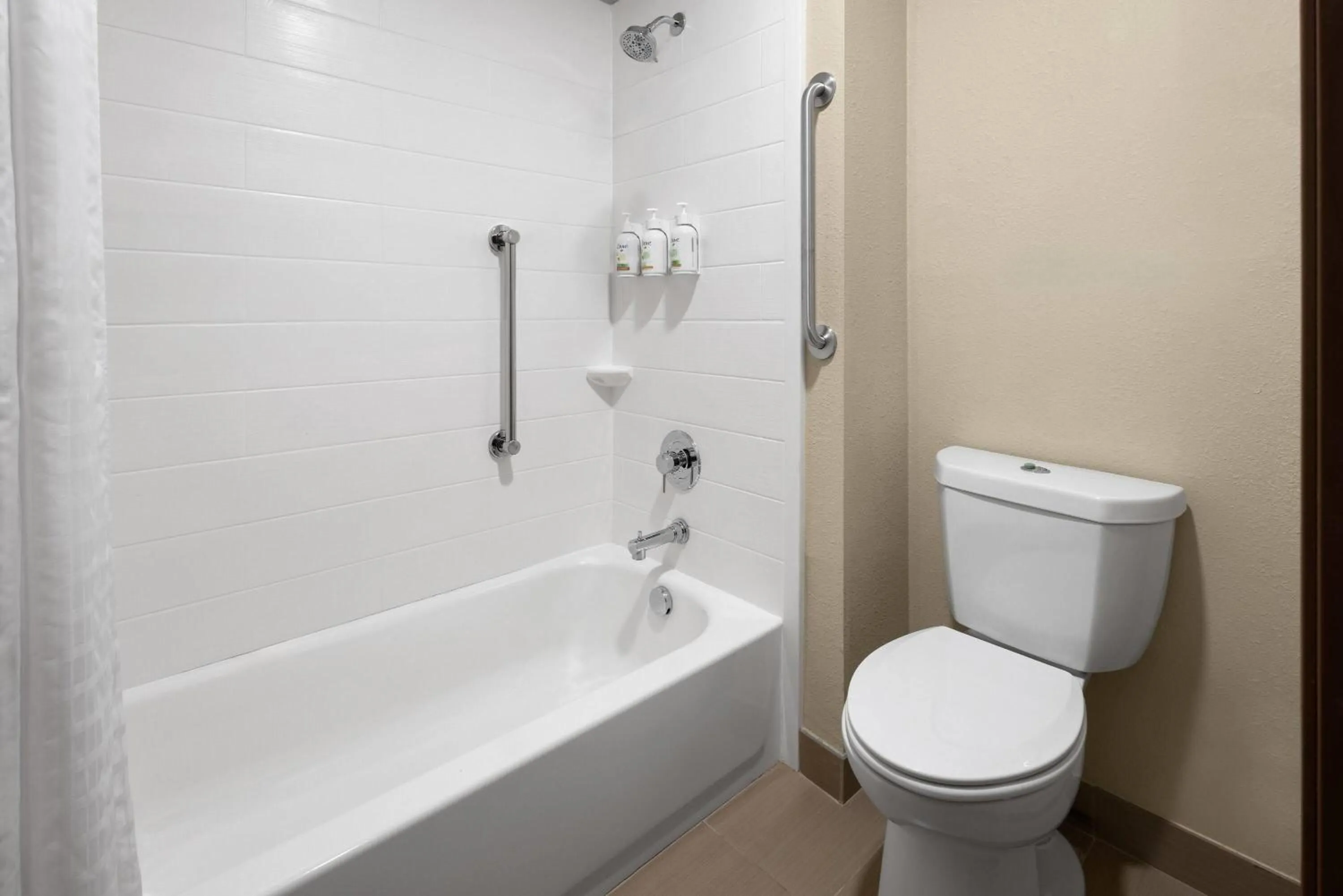 Superior King Room - Non-Smoking in Wingate by Wyndham Grove City