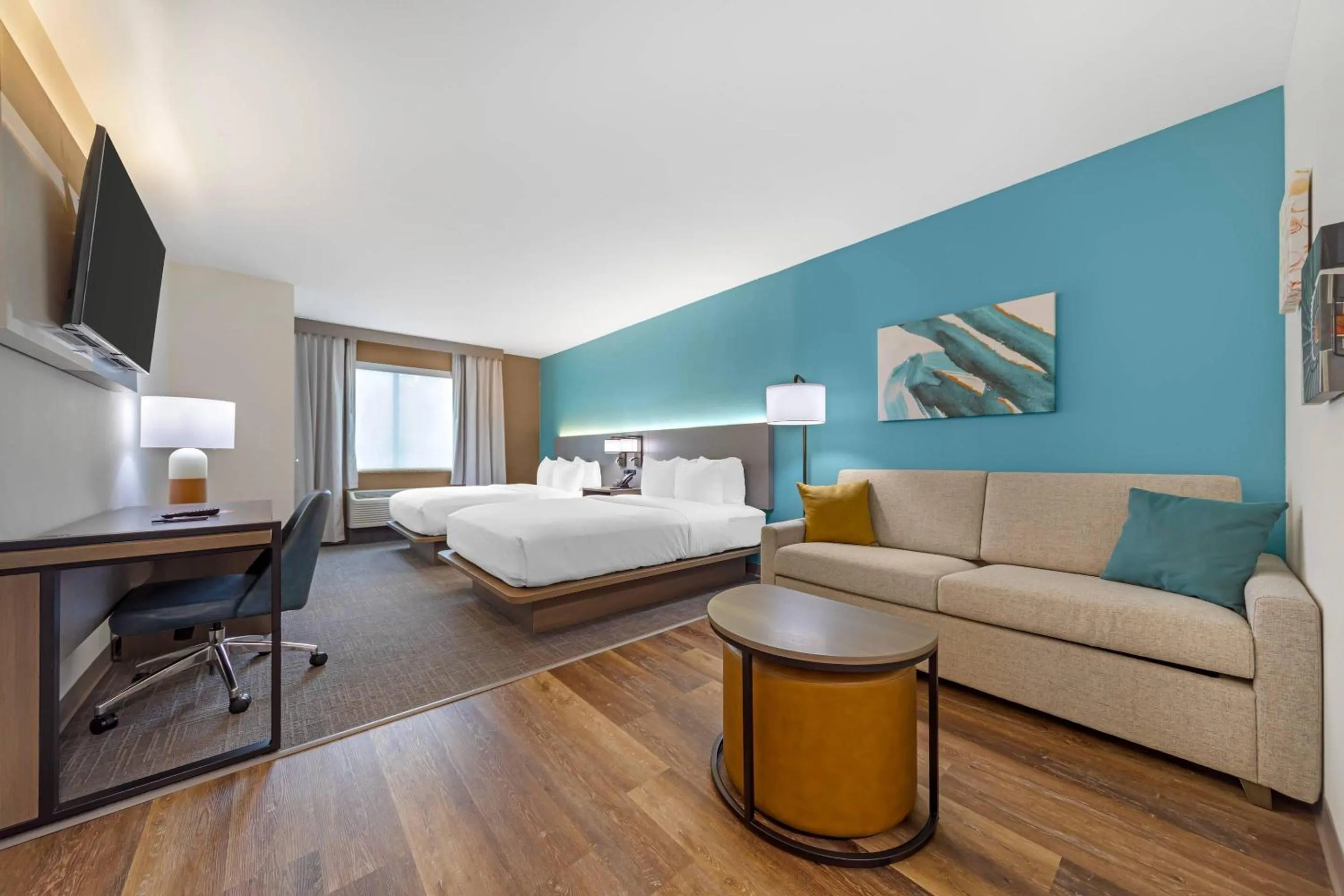 Queen Suite with Two Queen Beds - Non-Smoking in Comfort Suites Lewisburg near University