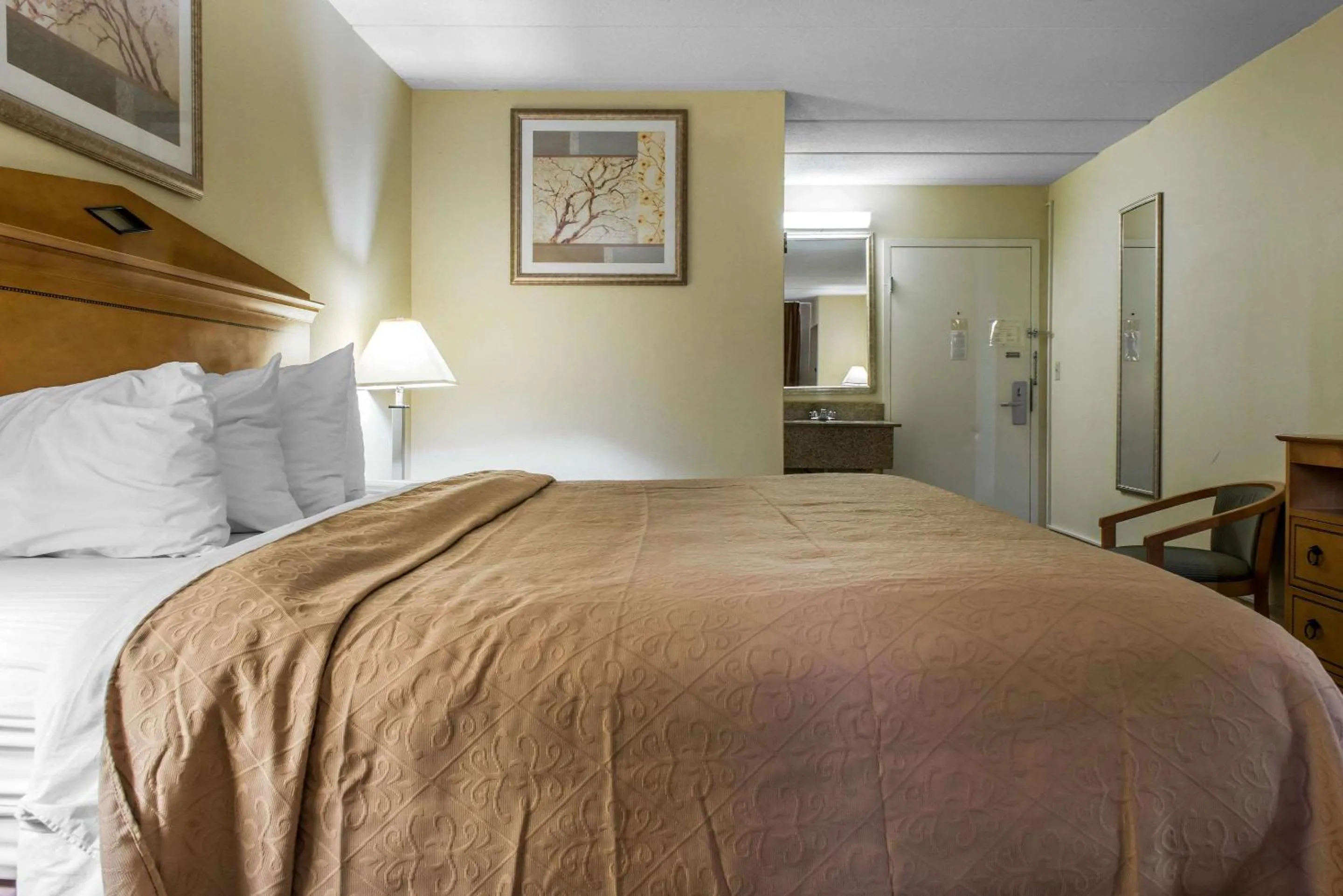 King Room - Non-Smoking in Quality Inn & Suites Fairview - Erie