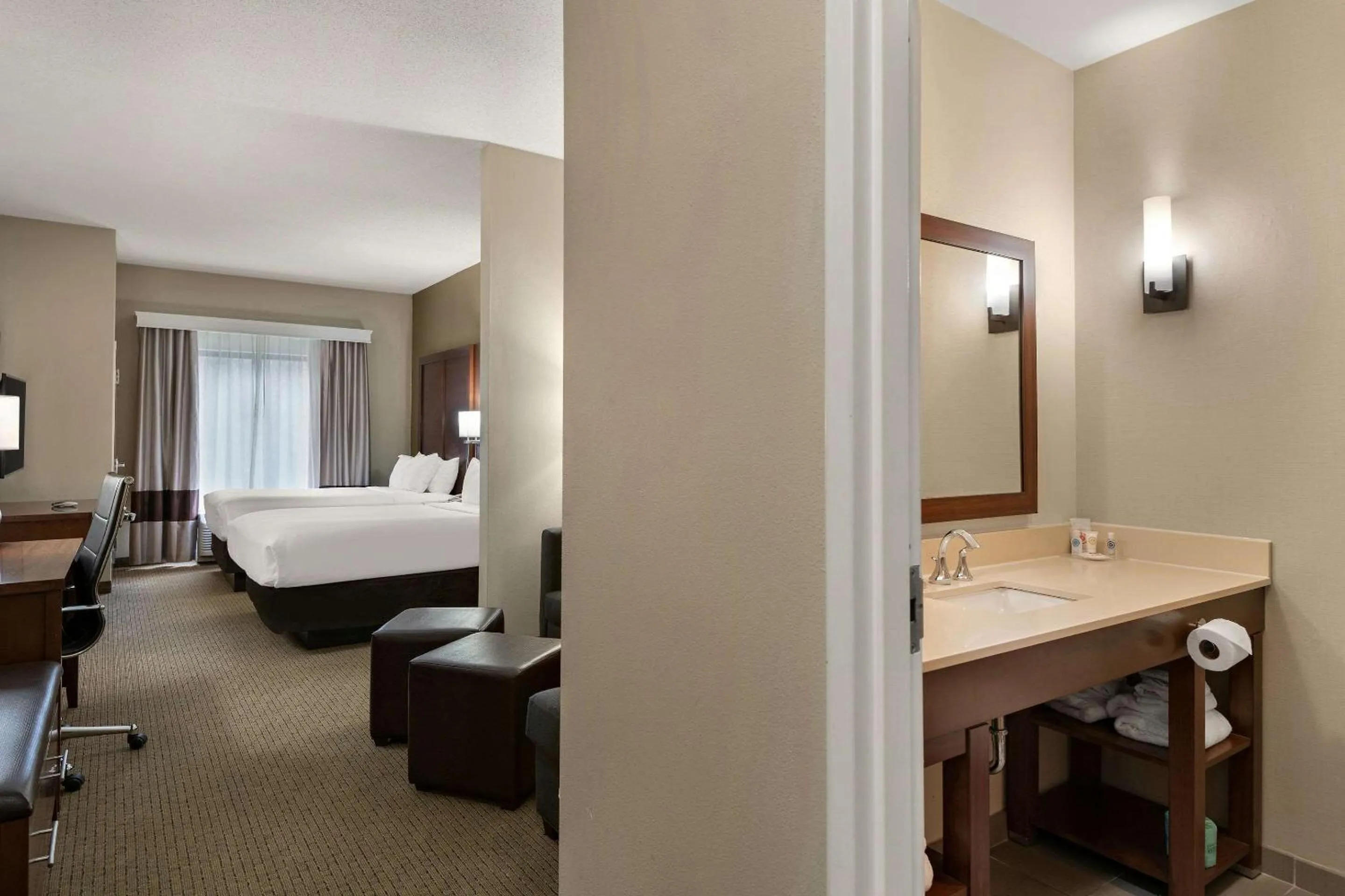 Queen Suite with 2 Queen Beds - Non-Smoking in Comfort Suites Hummelstown - Hershey
