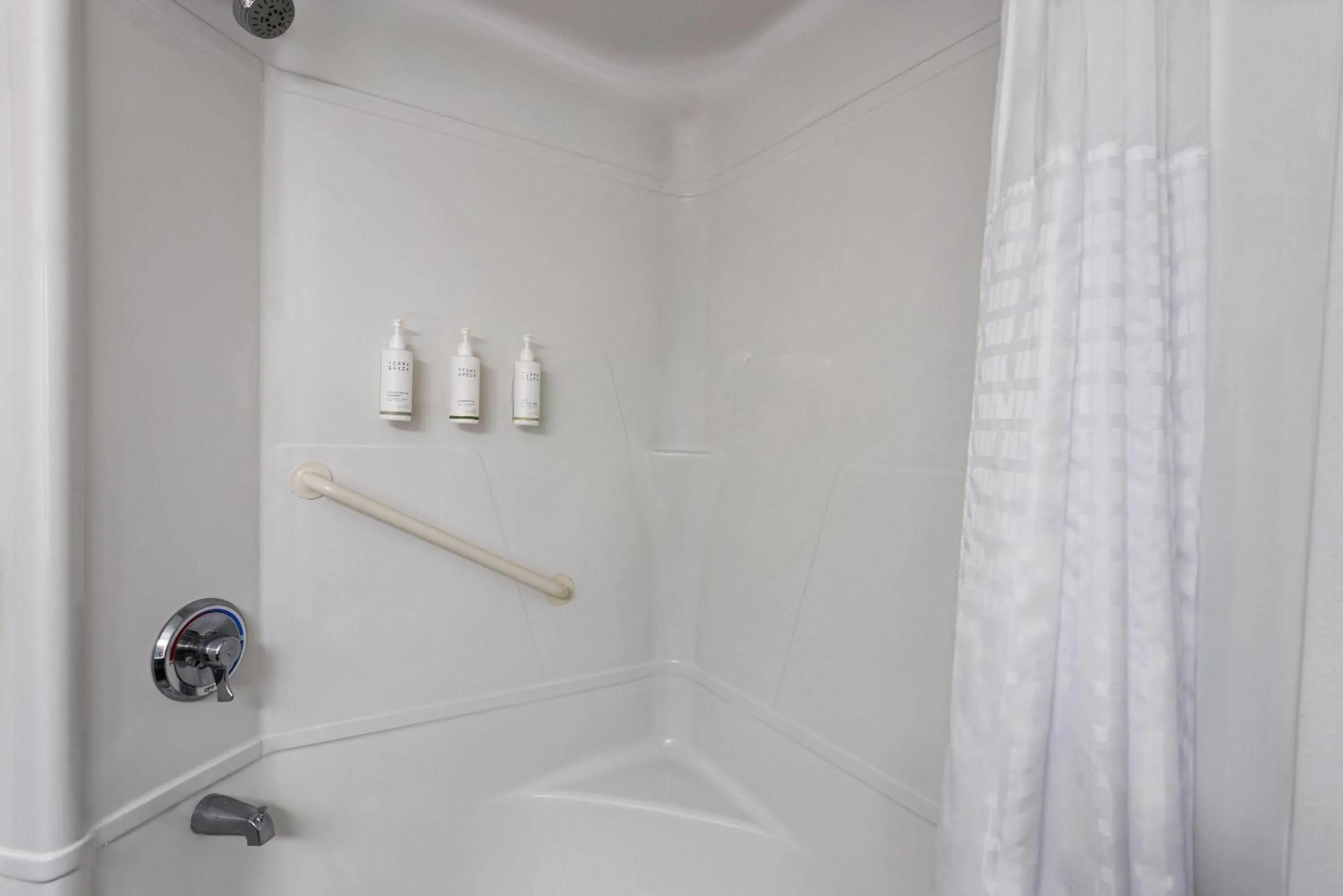 King Room - Non-Smoking in Days Inn by Wyndham Penn State