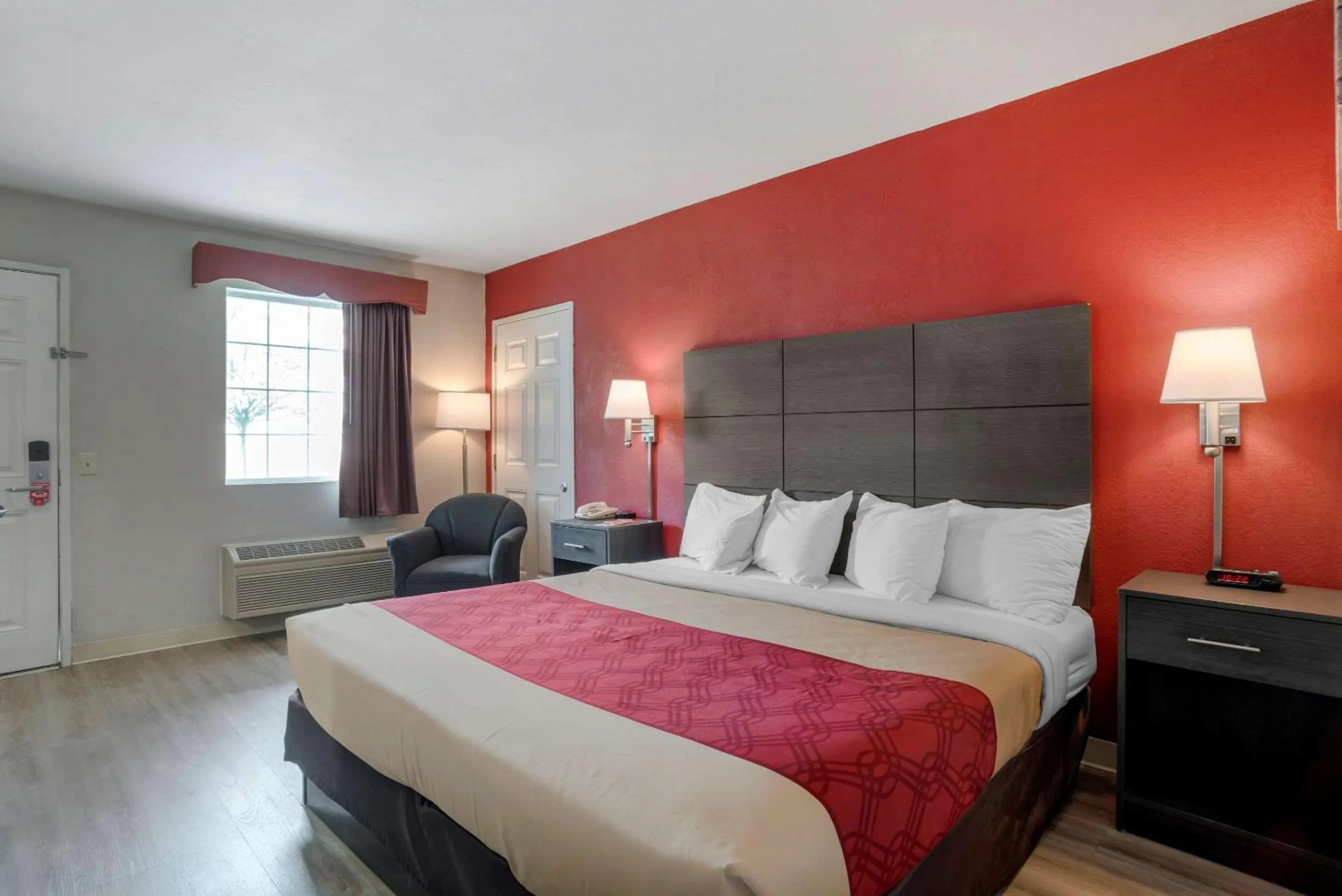 King Room - Accessible/Non-Smoking in Americas Best Value Inn Gettysburg