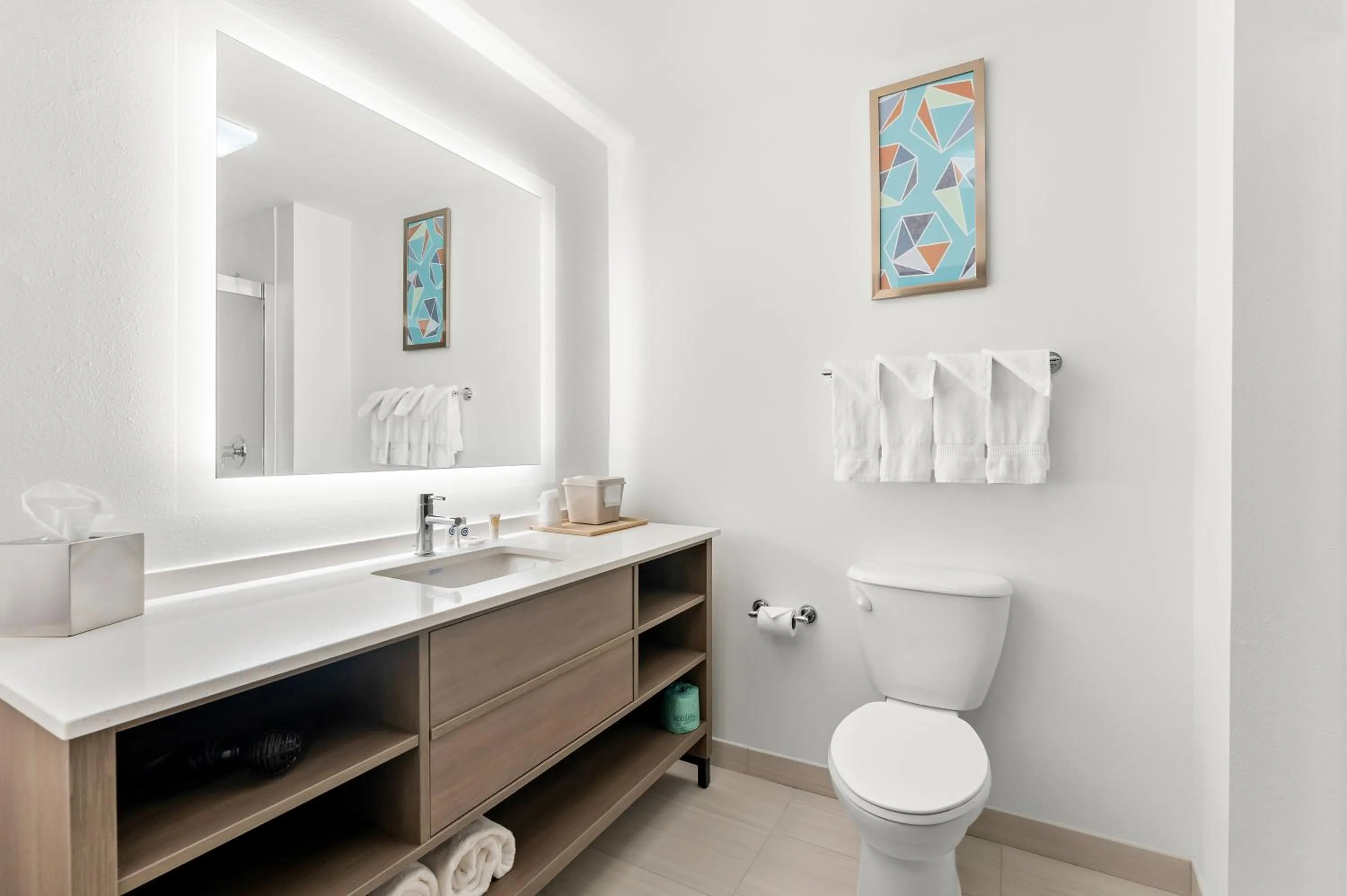 King Room - Accessible/Non-Smoking in Comfort Inn & Suites Tunkhannock