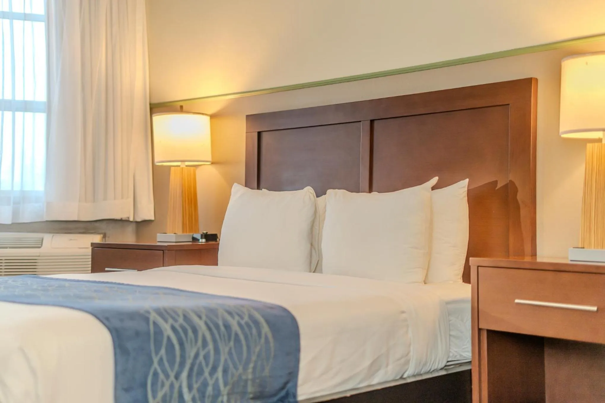 Standard Queen Room - Ocean View in Comfort Inn & Suites