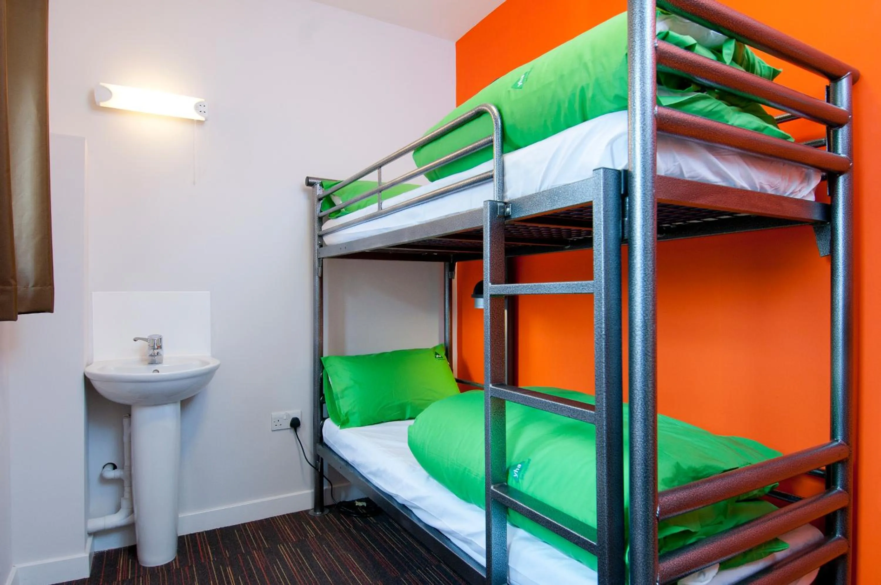 Twin Room with Shared Bathroom in YHA South Downs