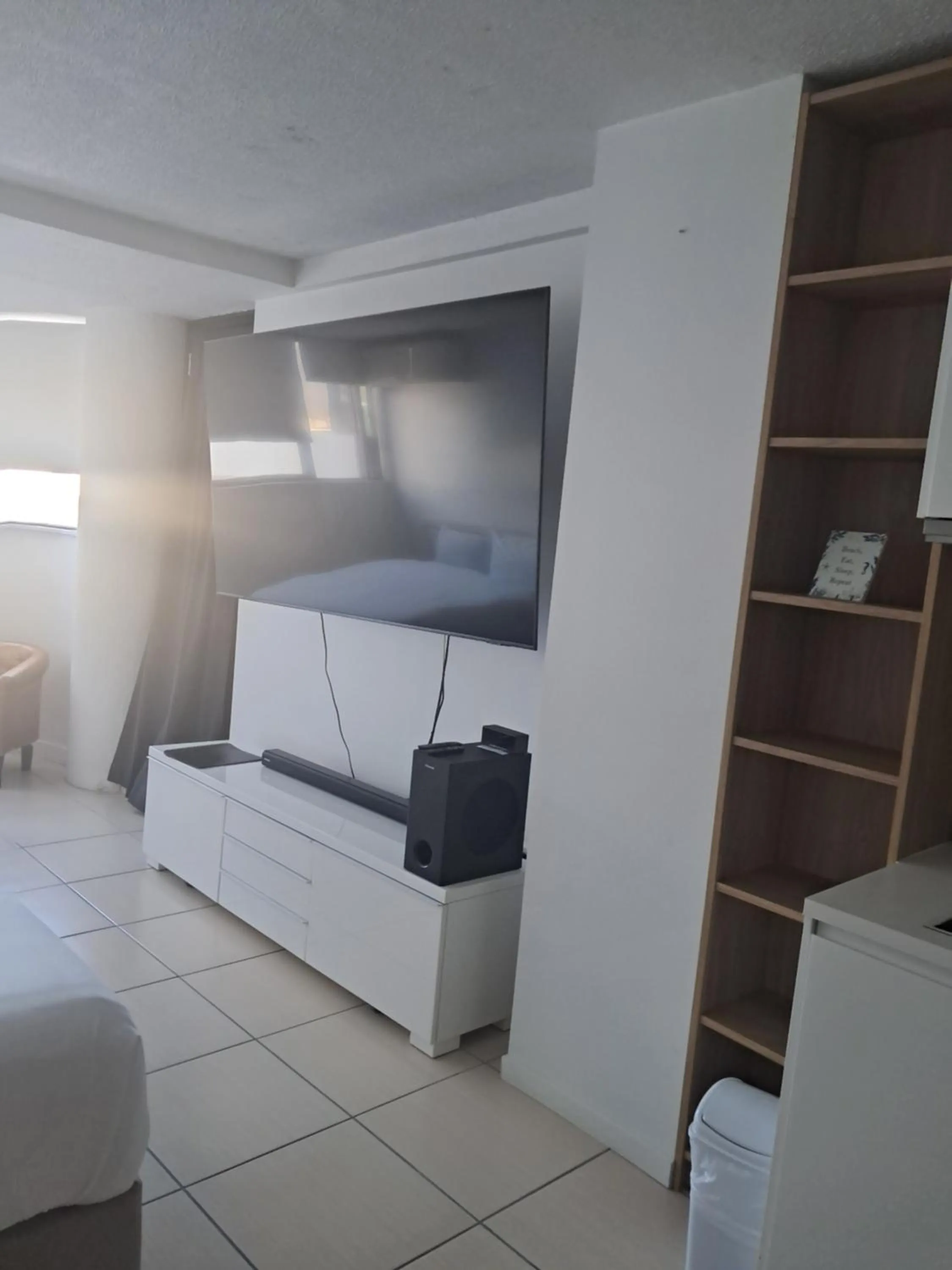 Standard Twin Room in Bayview Tower