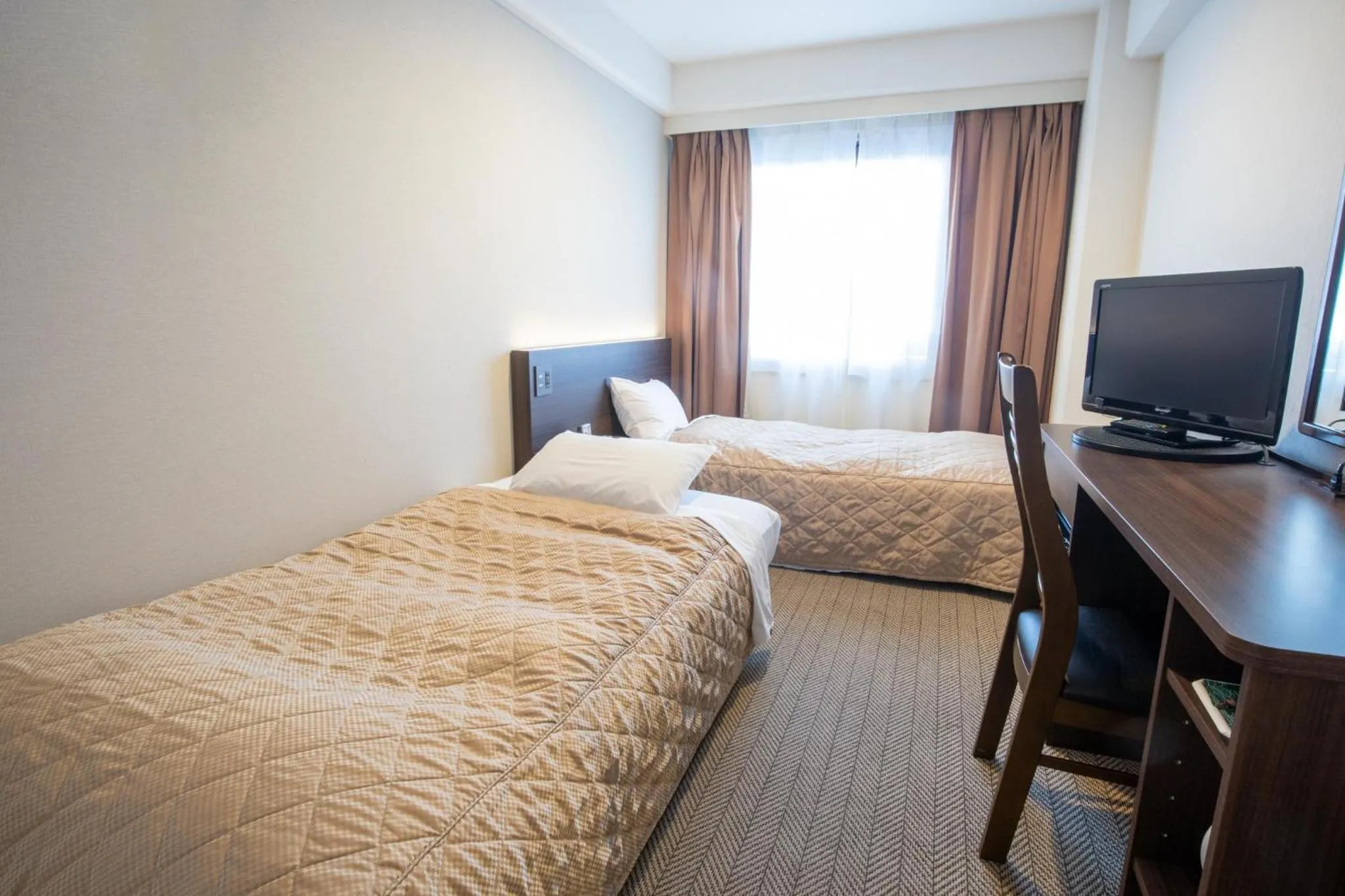 Economy Twin Room - Smoking in Hotel Sunroute Matsuyama