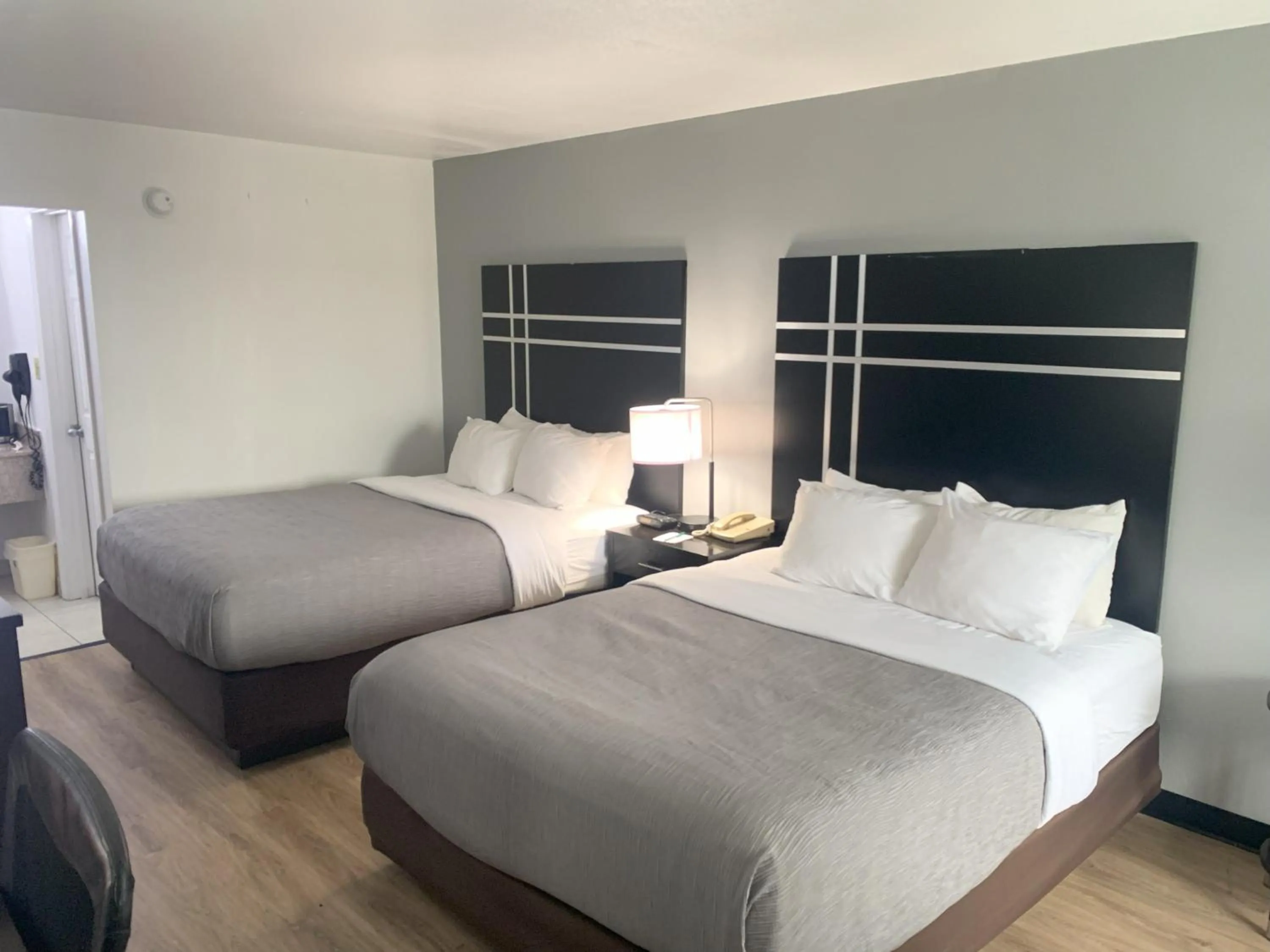 Queen Room - Non-Smoking in Quality Inn & Suites Hardeeville - Savannah North