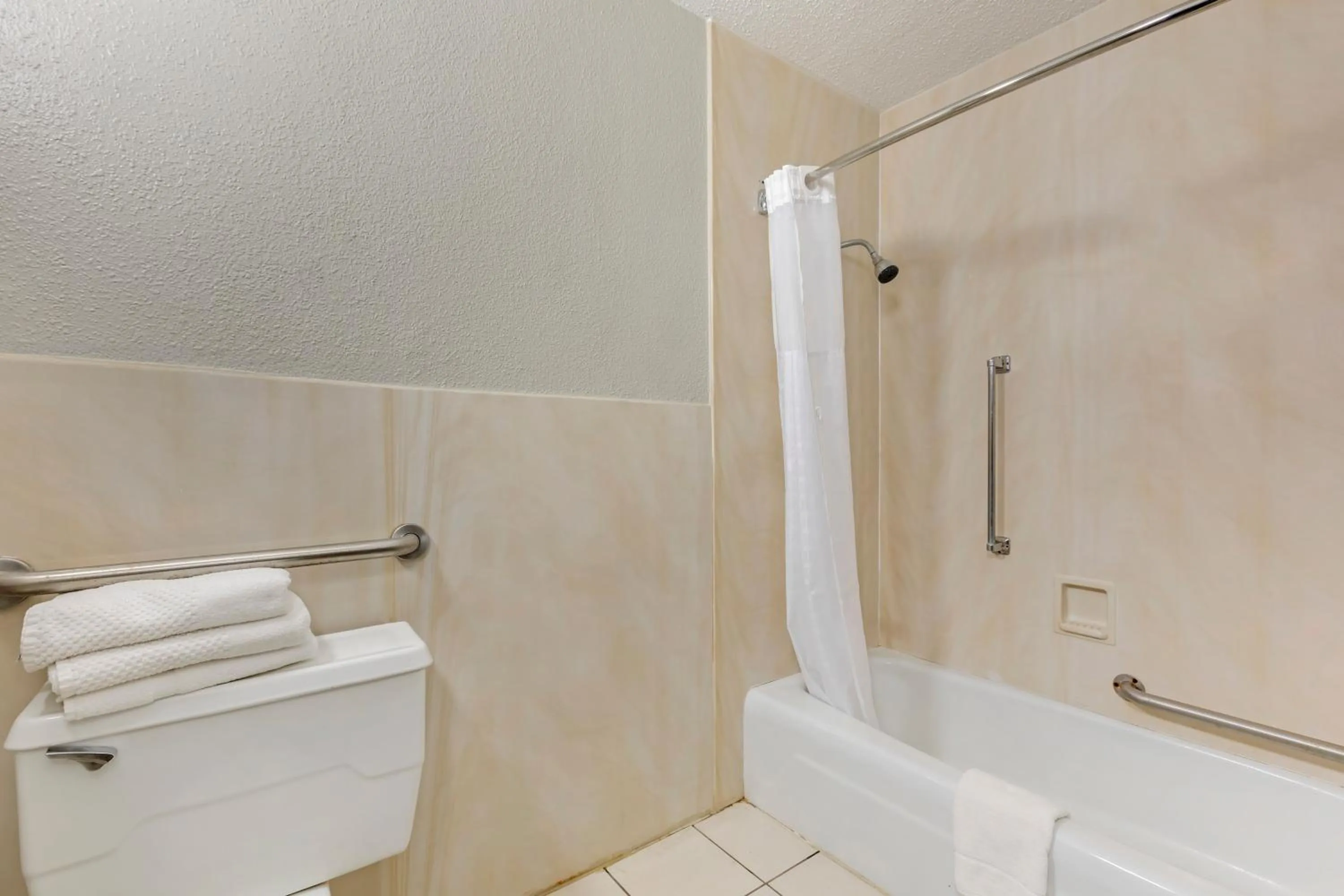 Queen Suite with Two Queen Beds and Sofa Bed - Non Smoking in Quality Inn & Suites Santee I-95