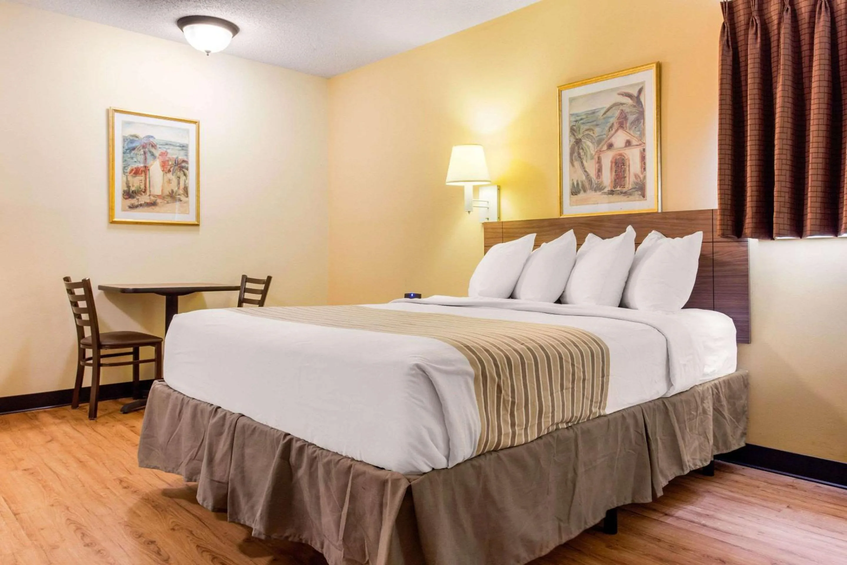 King Room - Non-Smoking in Studio 6 Myrtle Beach, SC