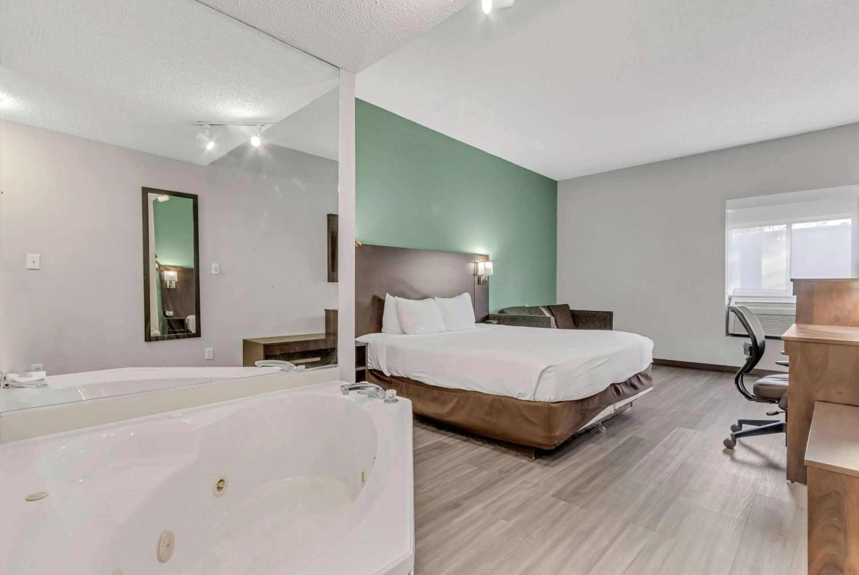 Deluxe King Suite - 2nd Floor No Elevator - Non-Smoking - Stairs Access Only in Baymont by Wyndham North Myrtle Beach