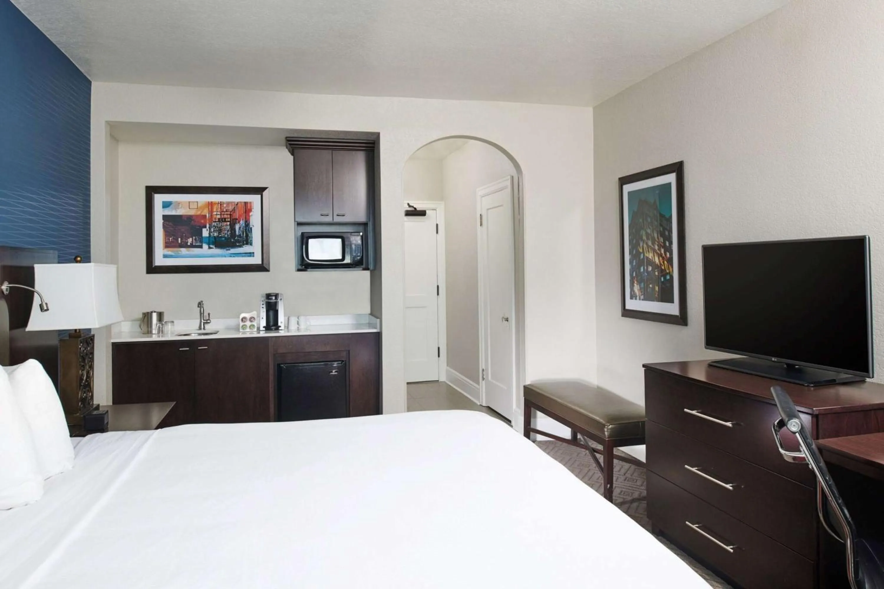 Superior King Room in Hotel Alex Johnson Rapid City, Curio Collection by Hilton