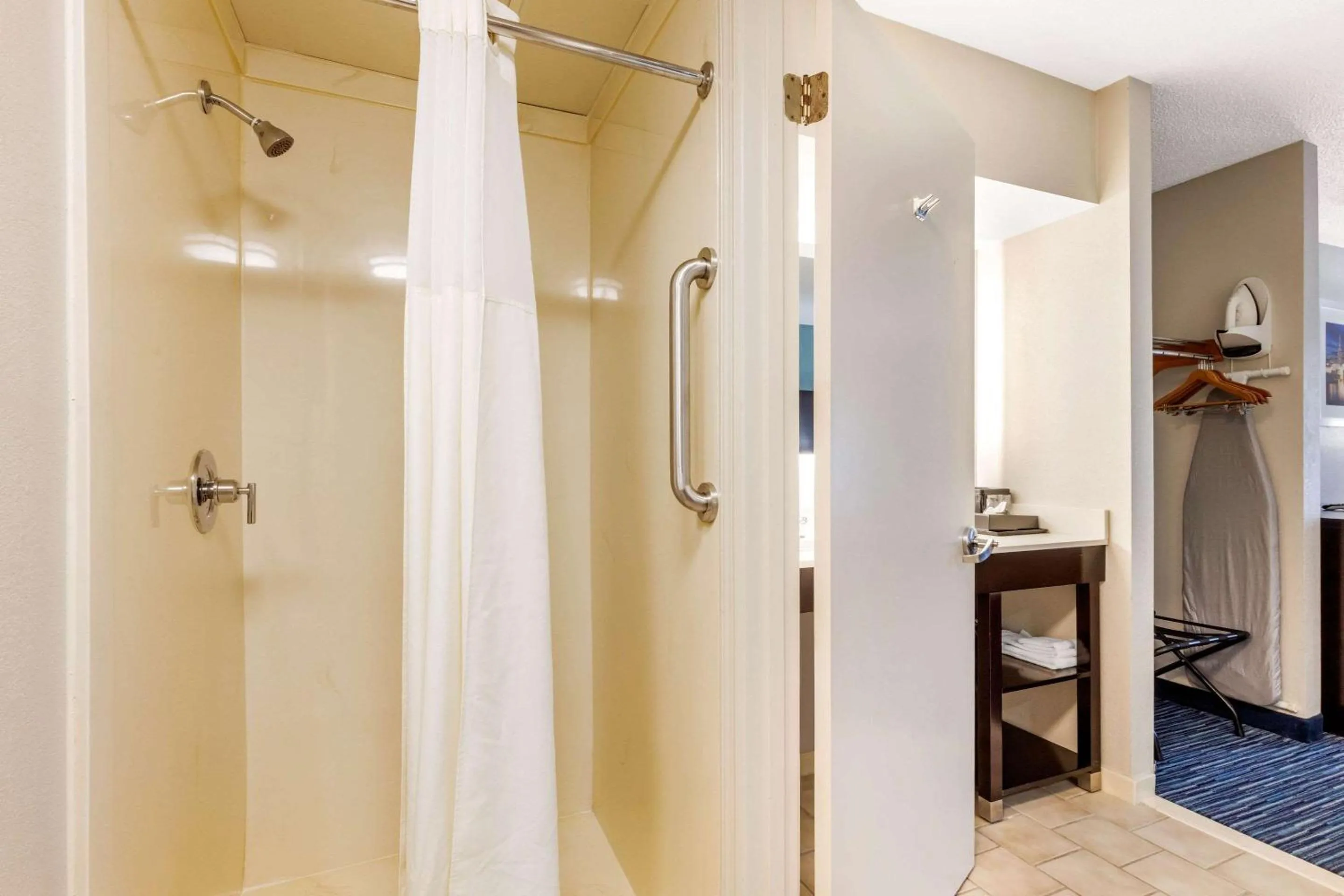 King Room - Accessible/Non-Smoking in Quality Inn