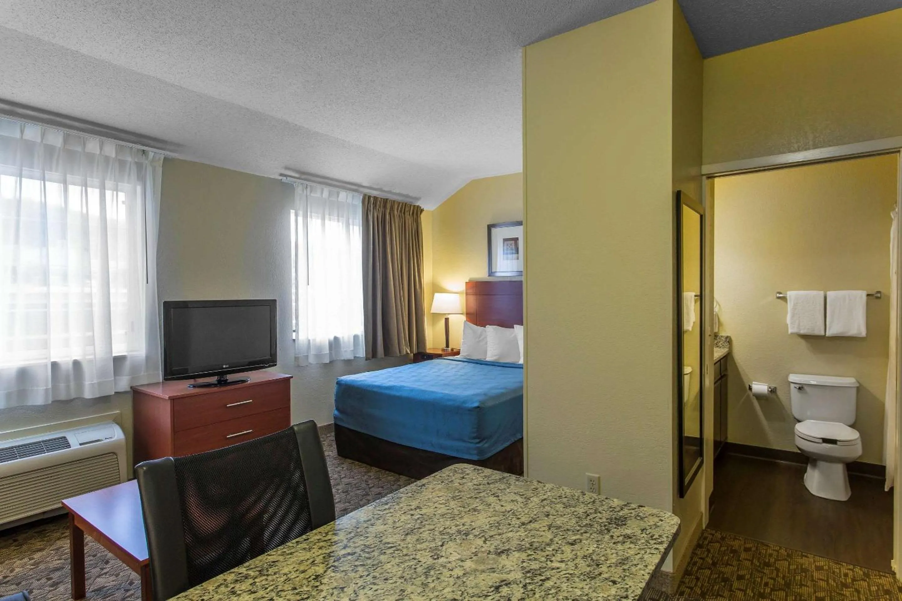 Queen Suite - Non-Smoking in MainStay Suites Brentwood-Nashville