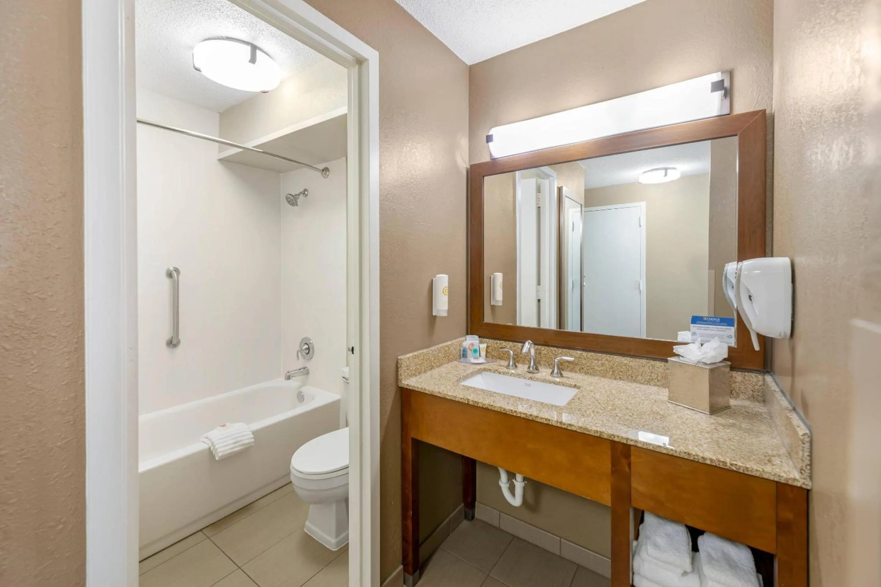 Double Room with River View - Non-Smoking in Comfort Inn Memphis Downtown