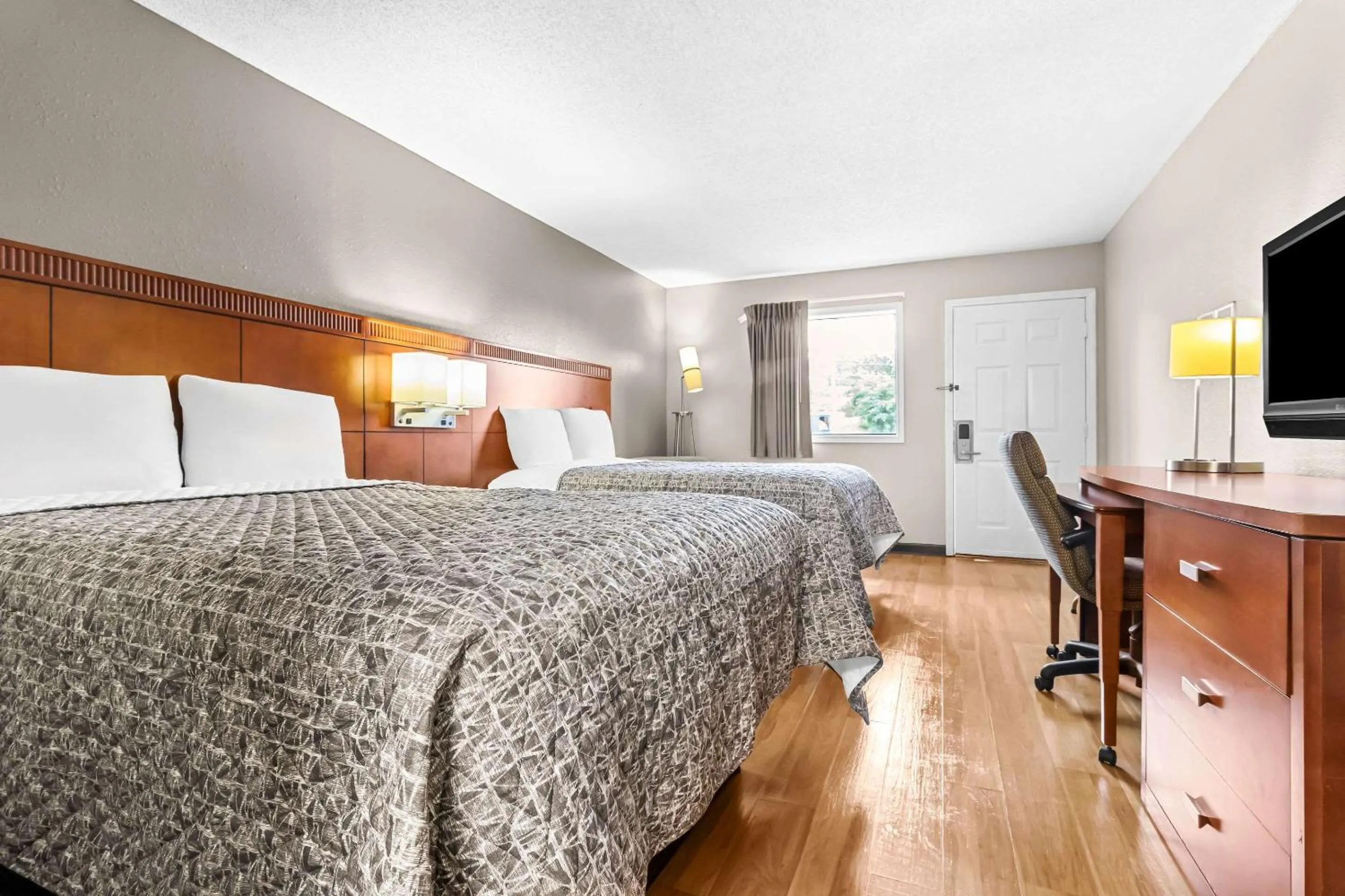 Double Room with Two Double Beds - Smoking in Rodeway Inn