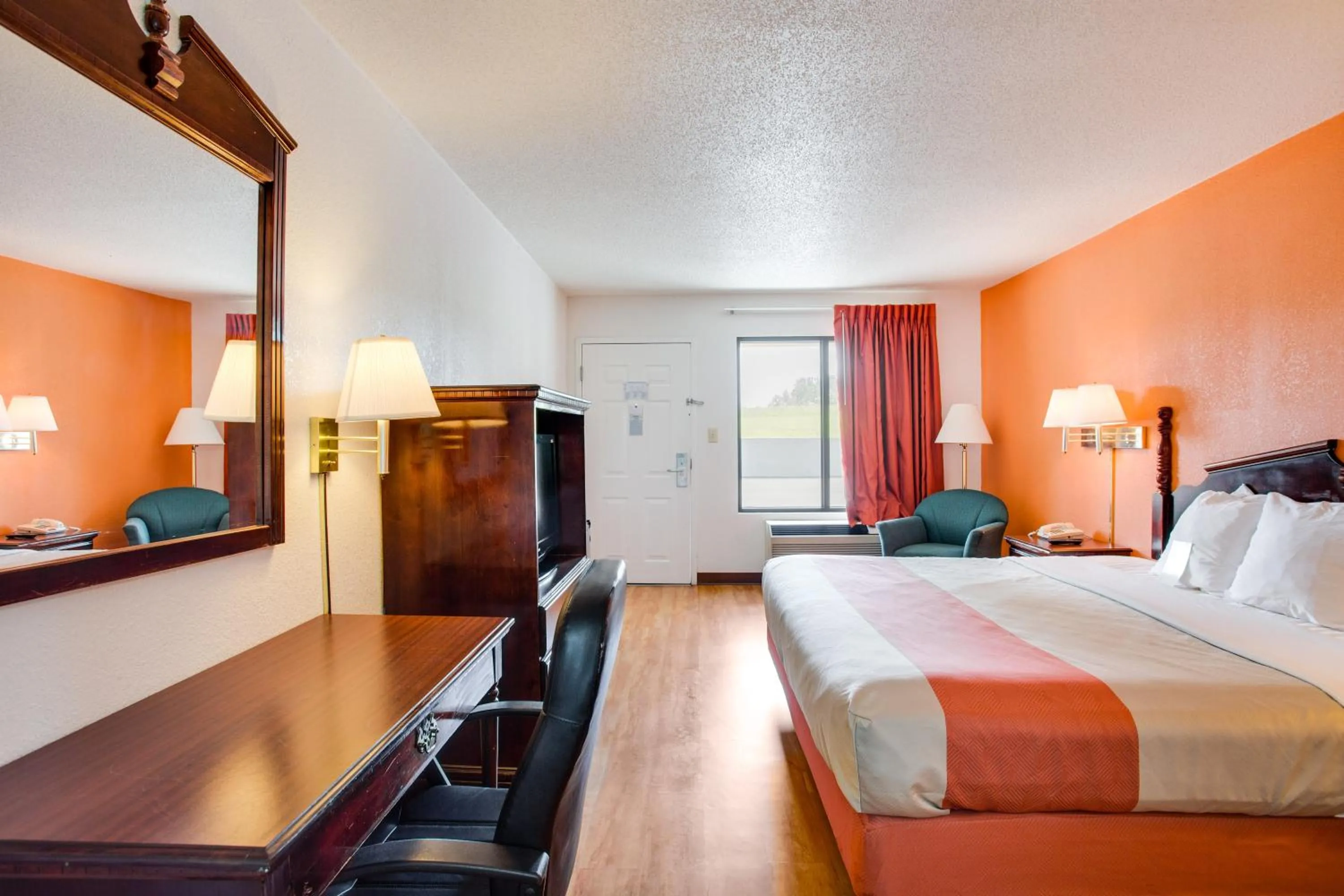 Queen Room with Two Queen Beds - Non-Smoking in Motel 6-White House, TN