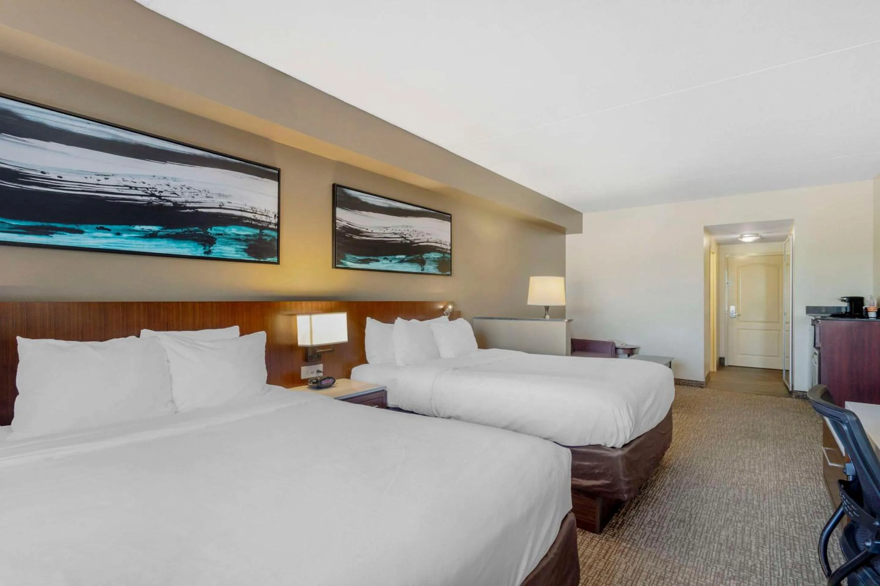 Queen Suite with Two Queen Beds - Non-Smoking in Comfort Suites Knoxville East