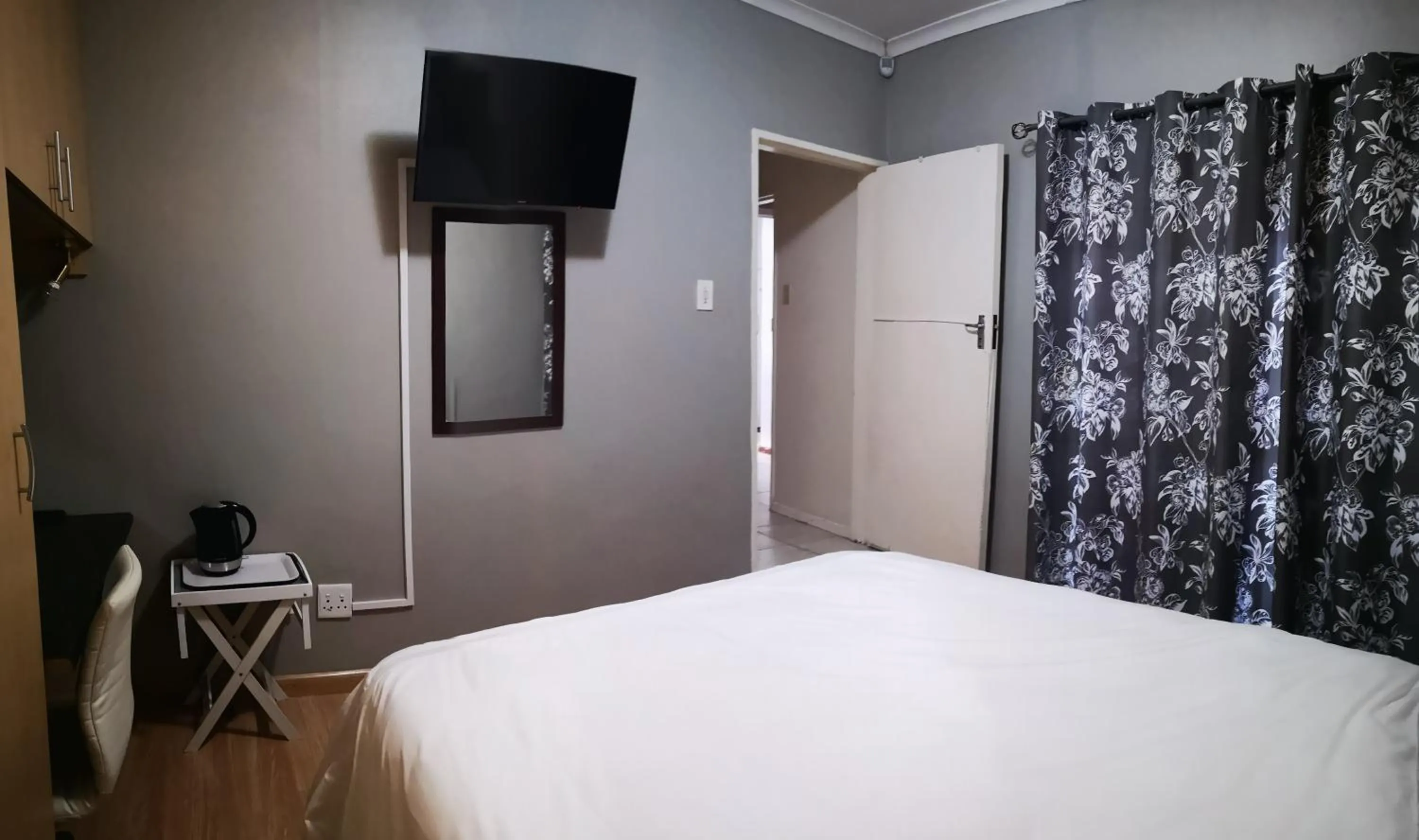 Family Room with Private Bathroom in TwinnPalms Accommodation