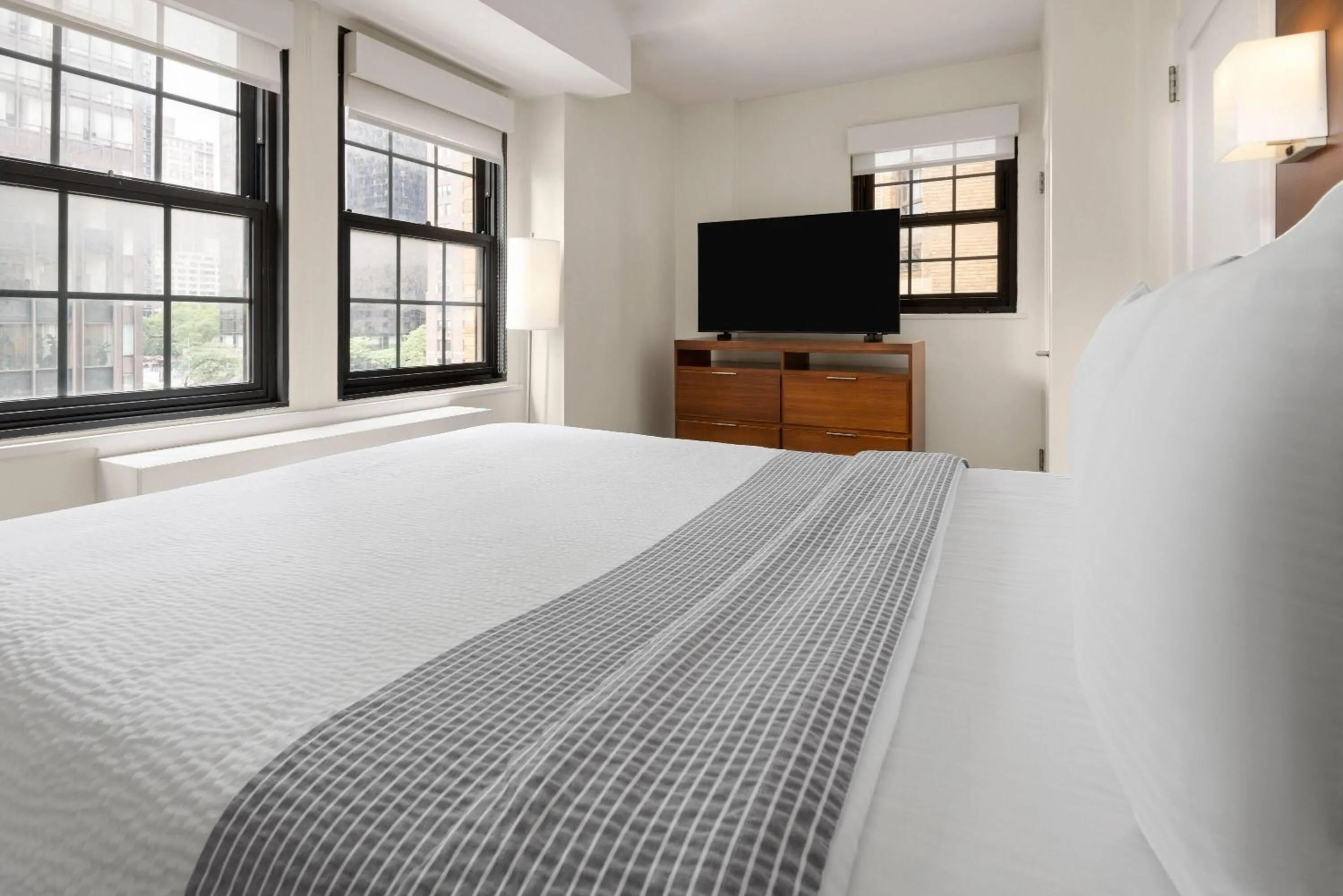 1 Queen Bed, 1 Bedroom Wellness Apartment, Non-Smoking in The Beekman Tower, Trademark Collection by Wyndham
