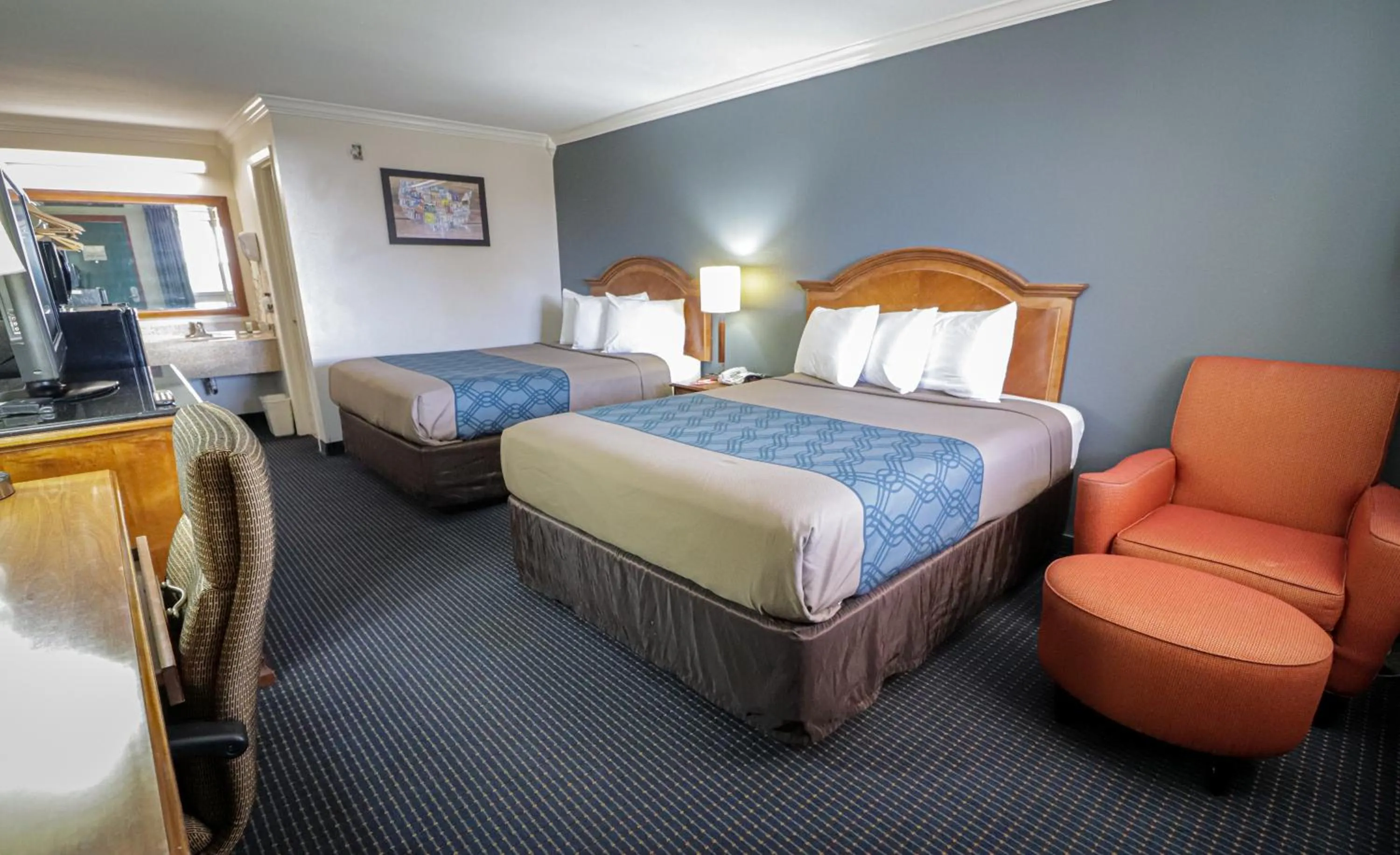 Queen Room with Two Queen Beds - Non-Smoking in University Inn & Suites