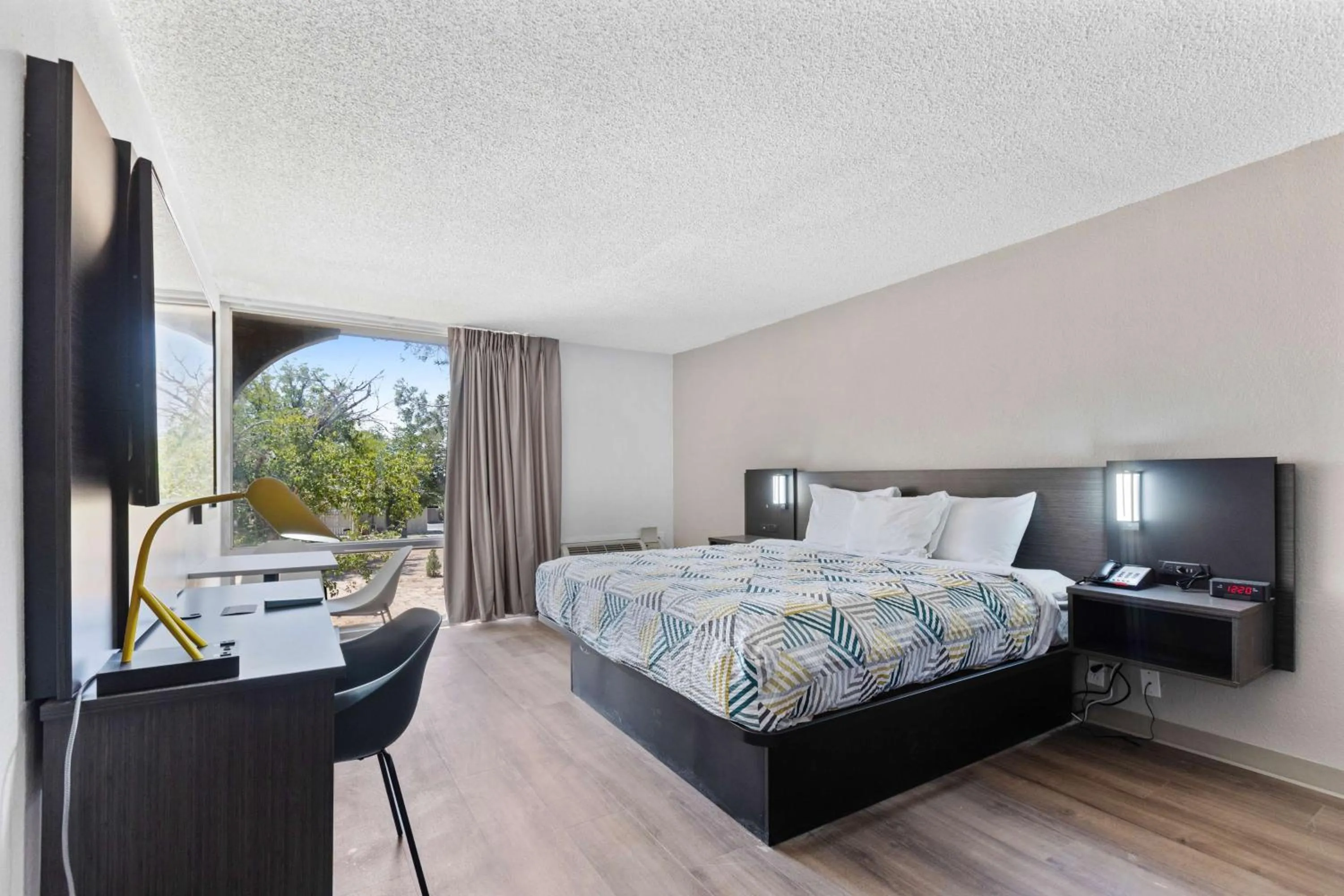 King Room - single occupancy - Non-Smoking in Motel 6 Pecos TX