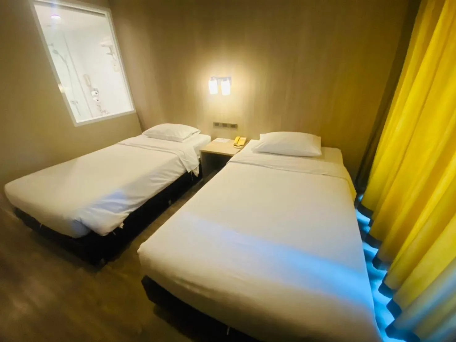 Premium Deluxe Twin Bed in Gold Orchid Bangkok Hotel