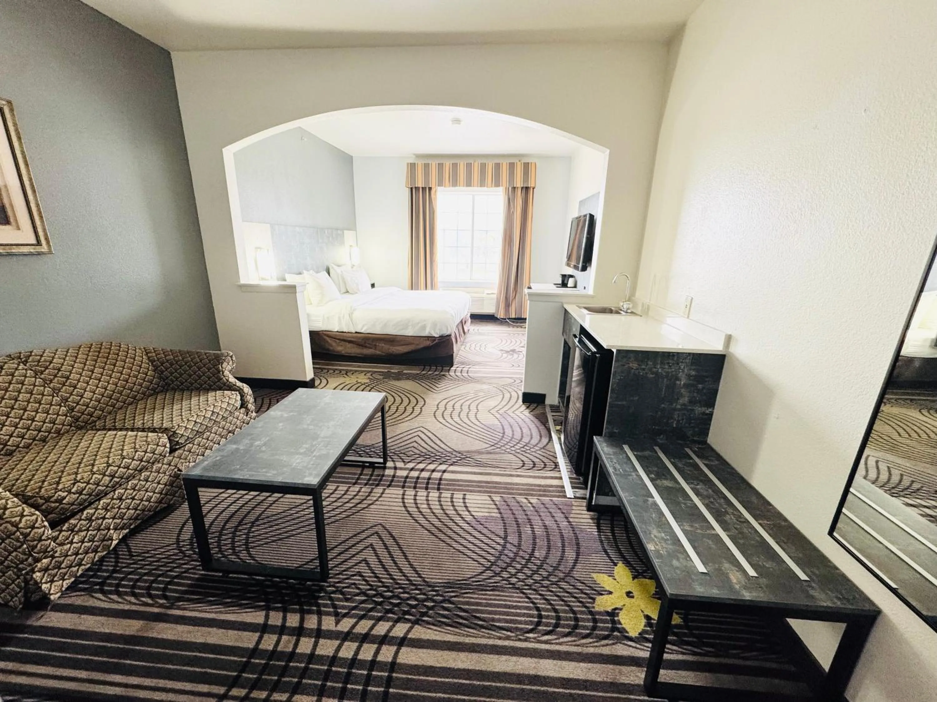 King Suite - Non-Smoking in FairBridge Inn & Suites Cleburne