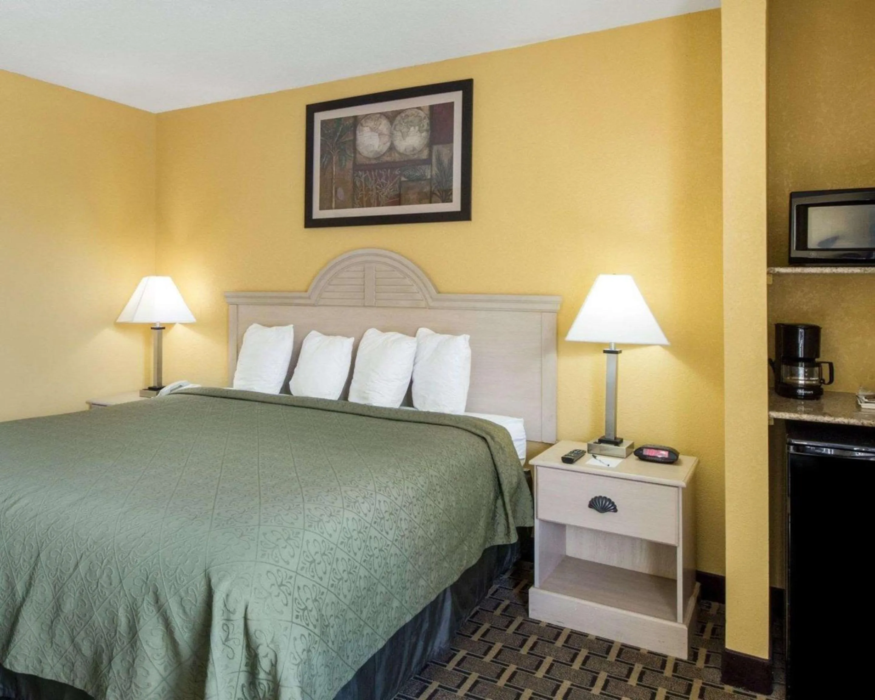 King Room - Non-Smoking in Quality Inn & Suites Corpus Christi Beachside