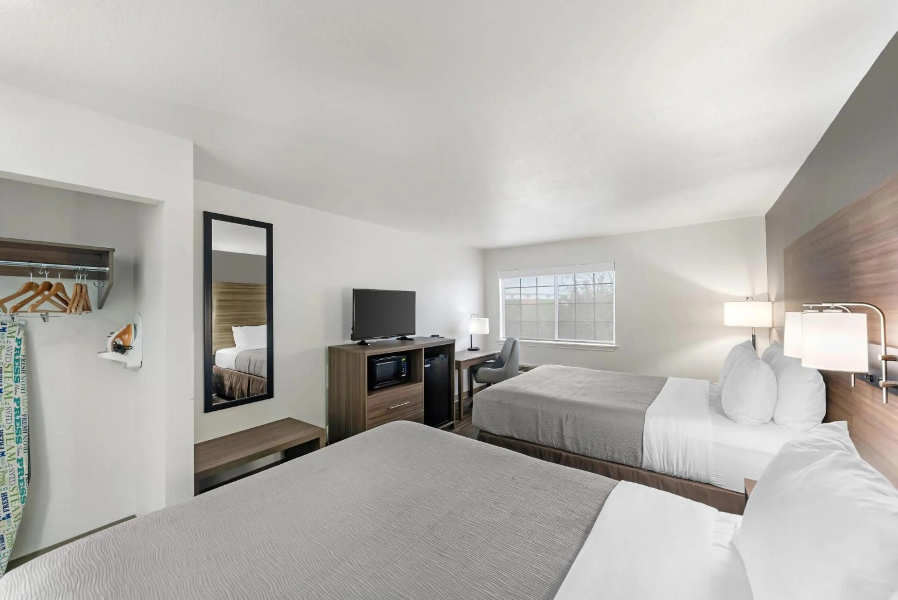 Queen Room with Two Queen Beds in Quality Inn Near Seaworld - Lackland